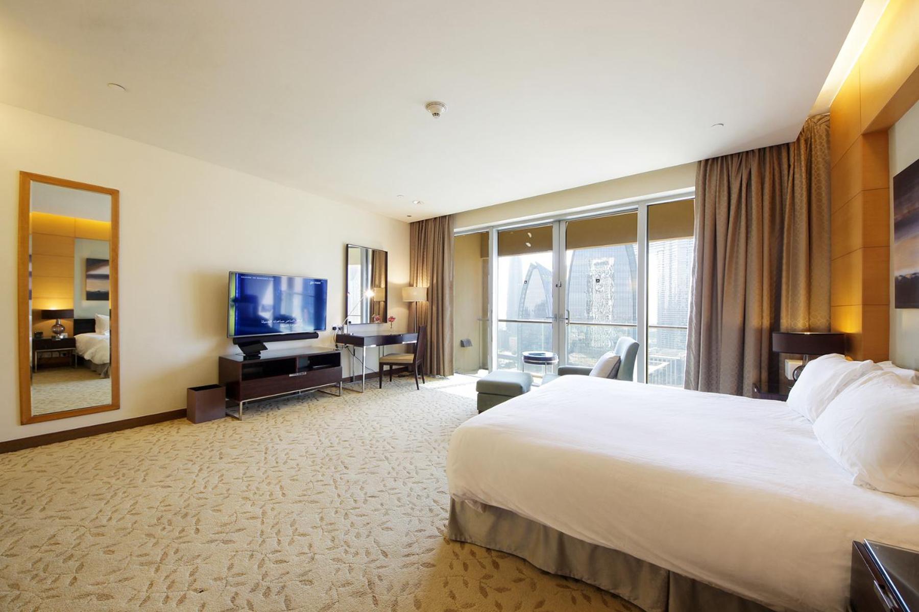 Partial Burjkhalifa Studio, Interconnecting To Dubai Mall *