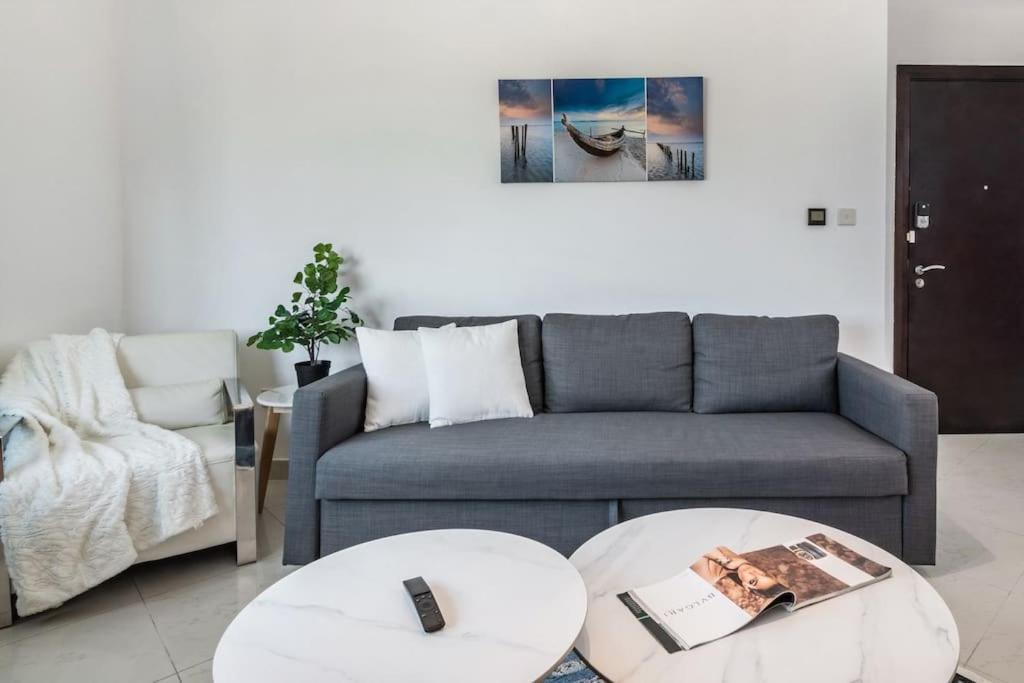 Premium 1bhk Near Metro Station Marina & Jbr Apartamento
