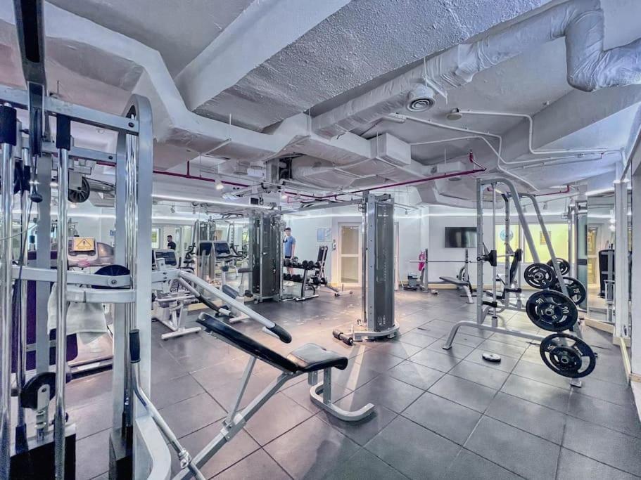 Apartamento Premium 1bhk Near Metro Station Marina & Jbr Dubái