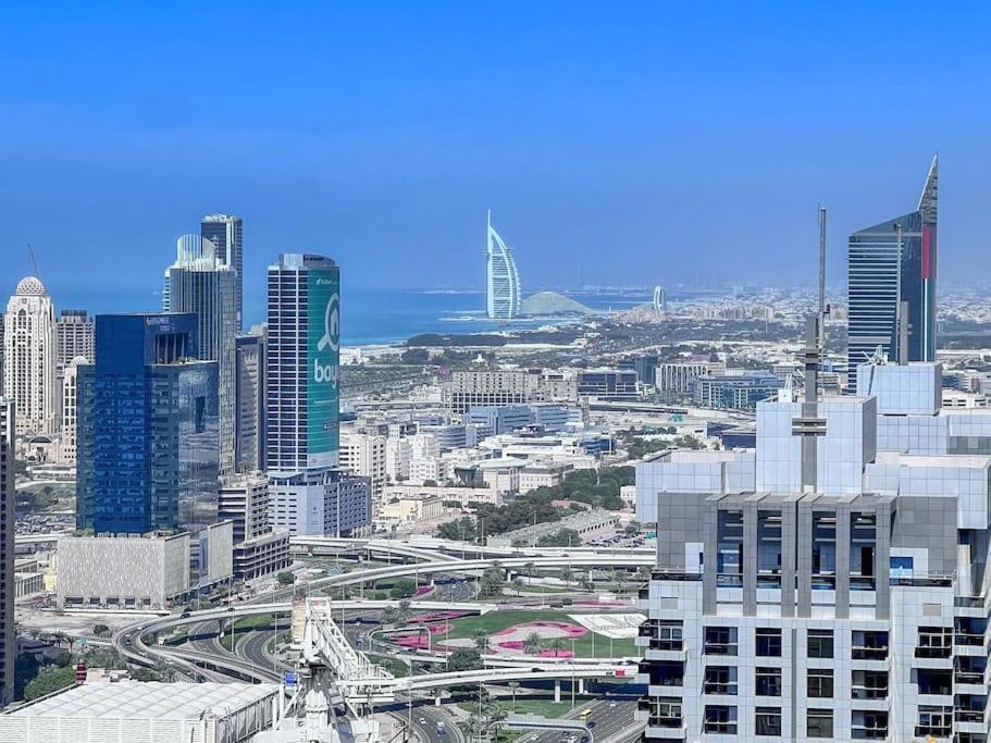 Premium 1bhk Near Metro Station Marina & Jbr Dubái
