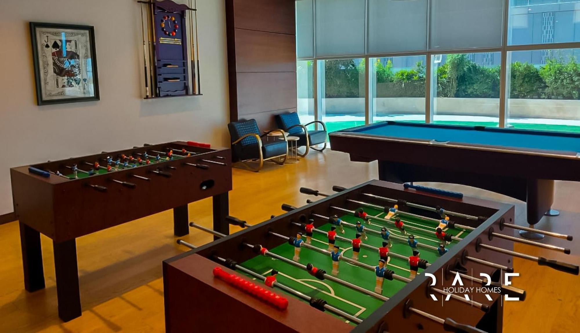Apartment Rare Holiday Homes: Palm View Fendi In Damac Heights