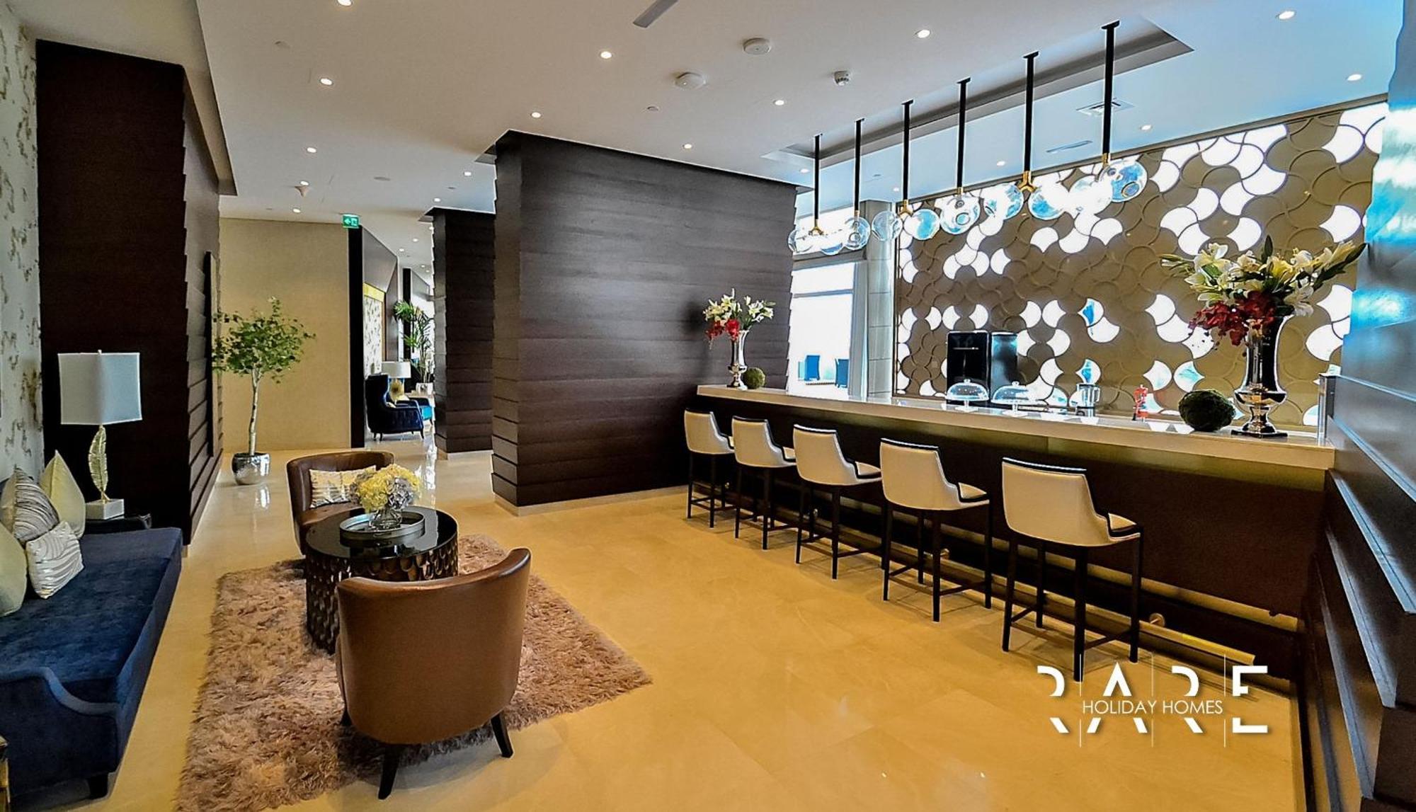 Rare Holiday Homes: Palm View Fendi In Damac Heights Apartment