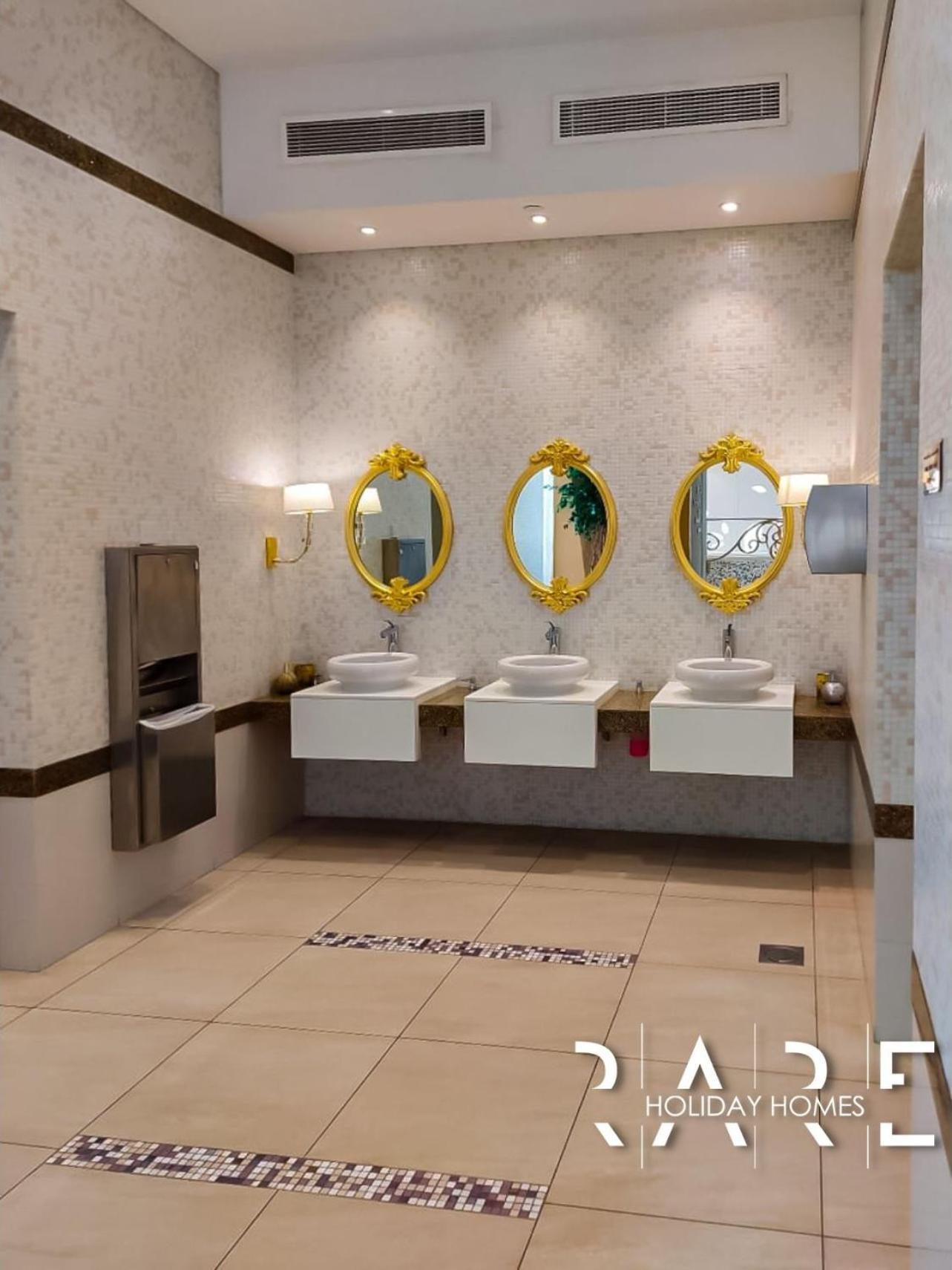Rare Holiday Homes: Palm View Fendi In Damac Heights Apartment Dubai