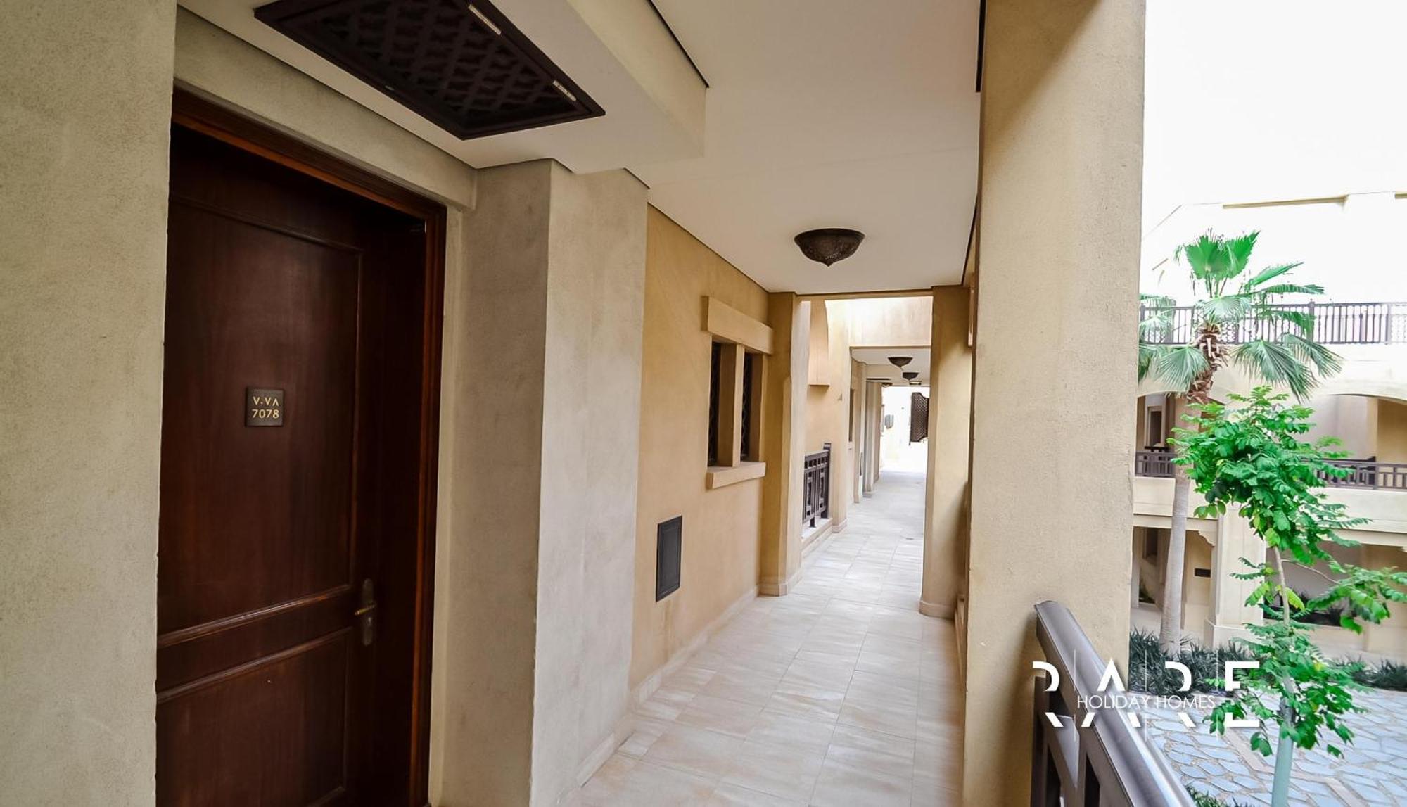 Rare Offer 2 Bedroom With Direct Access To Mall - Pool View - Al Tajer Residences-r7078 *