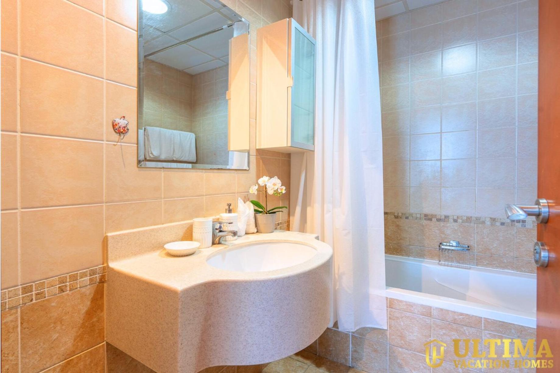 Alluring 1br Opp To Jbr Beach- Marina Views *