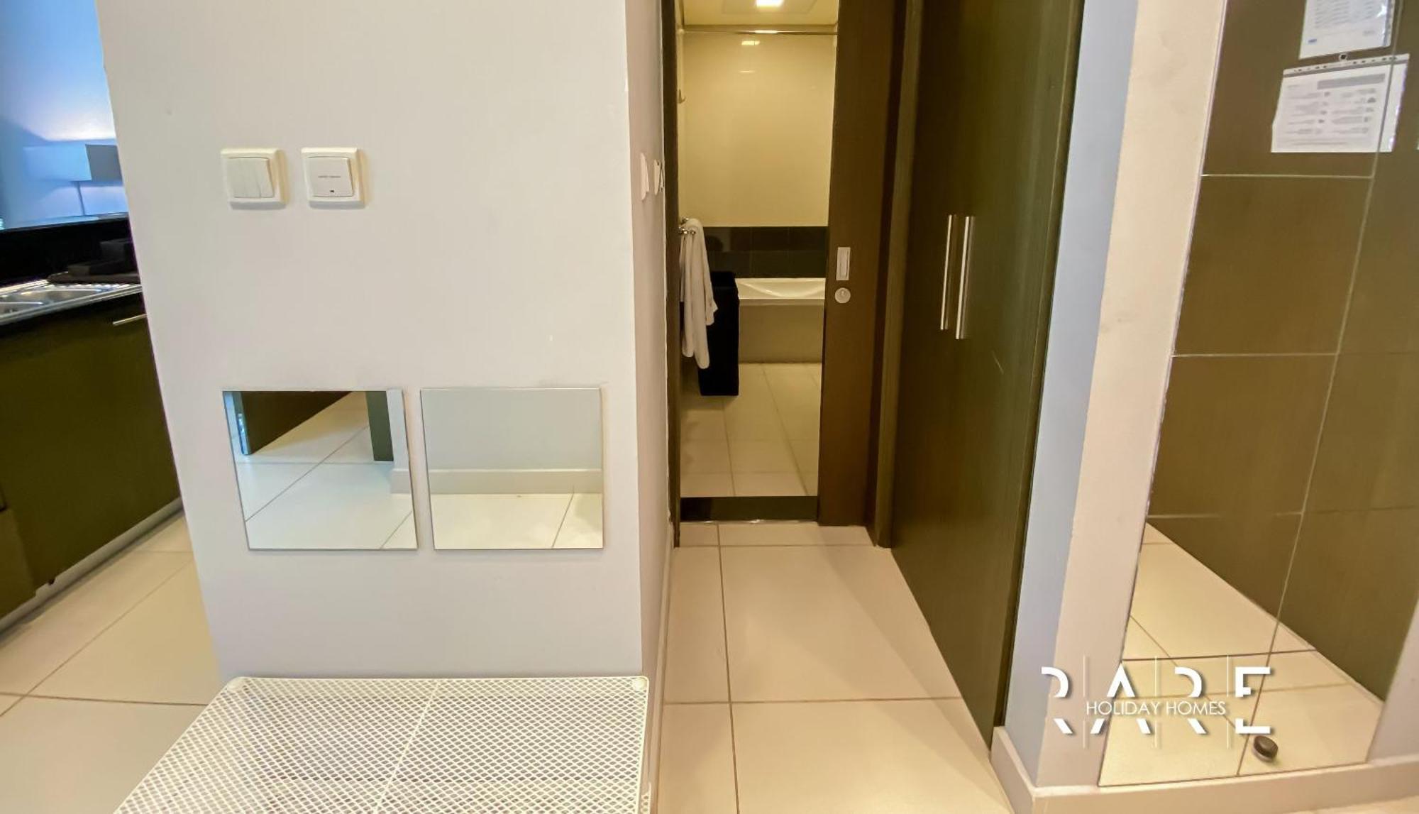 Rare - Next To Burj Khalifa - Loft Tower - Rl205 - Downtown *