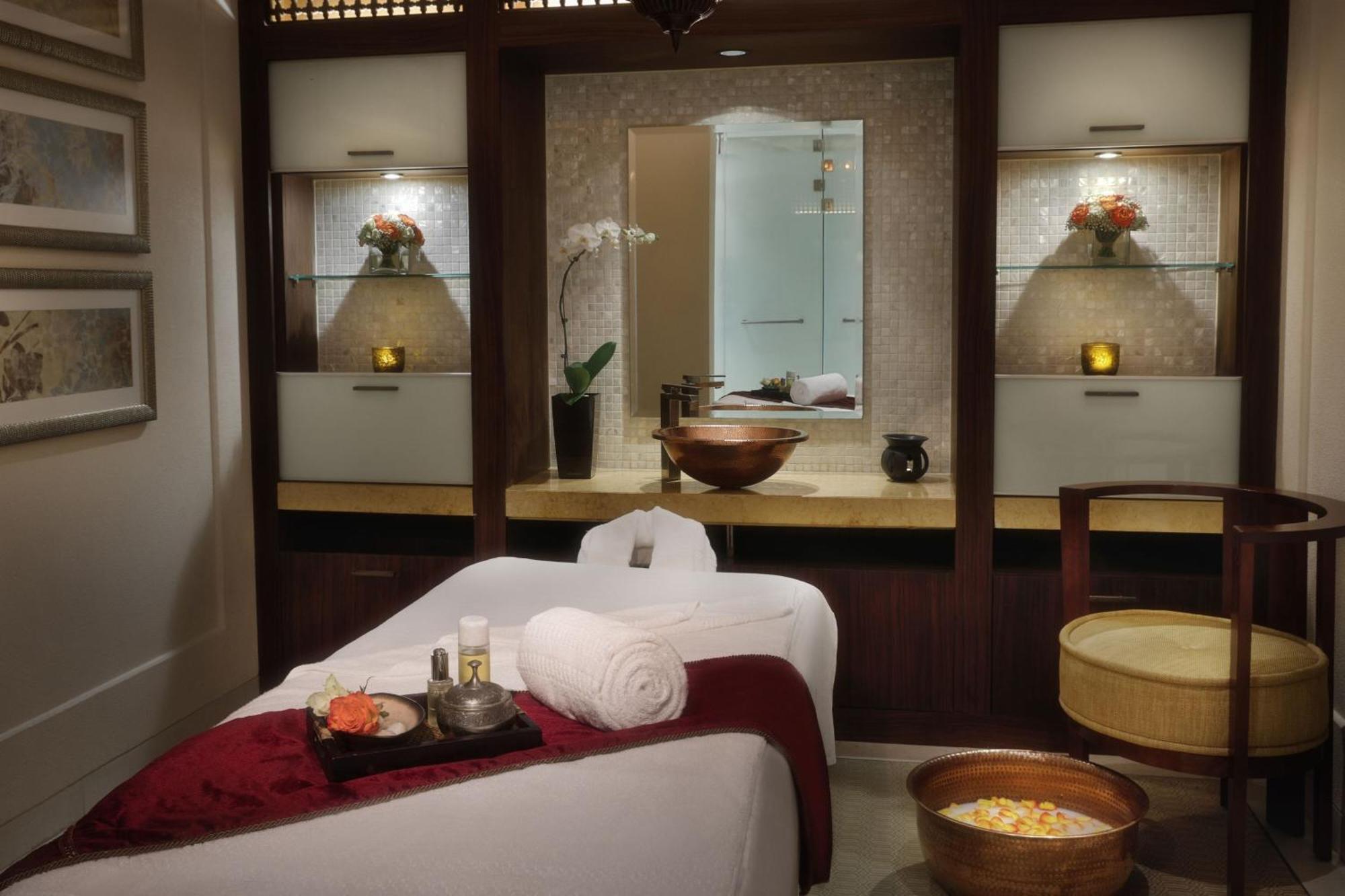 The Ritz-carlton,