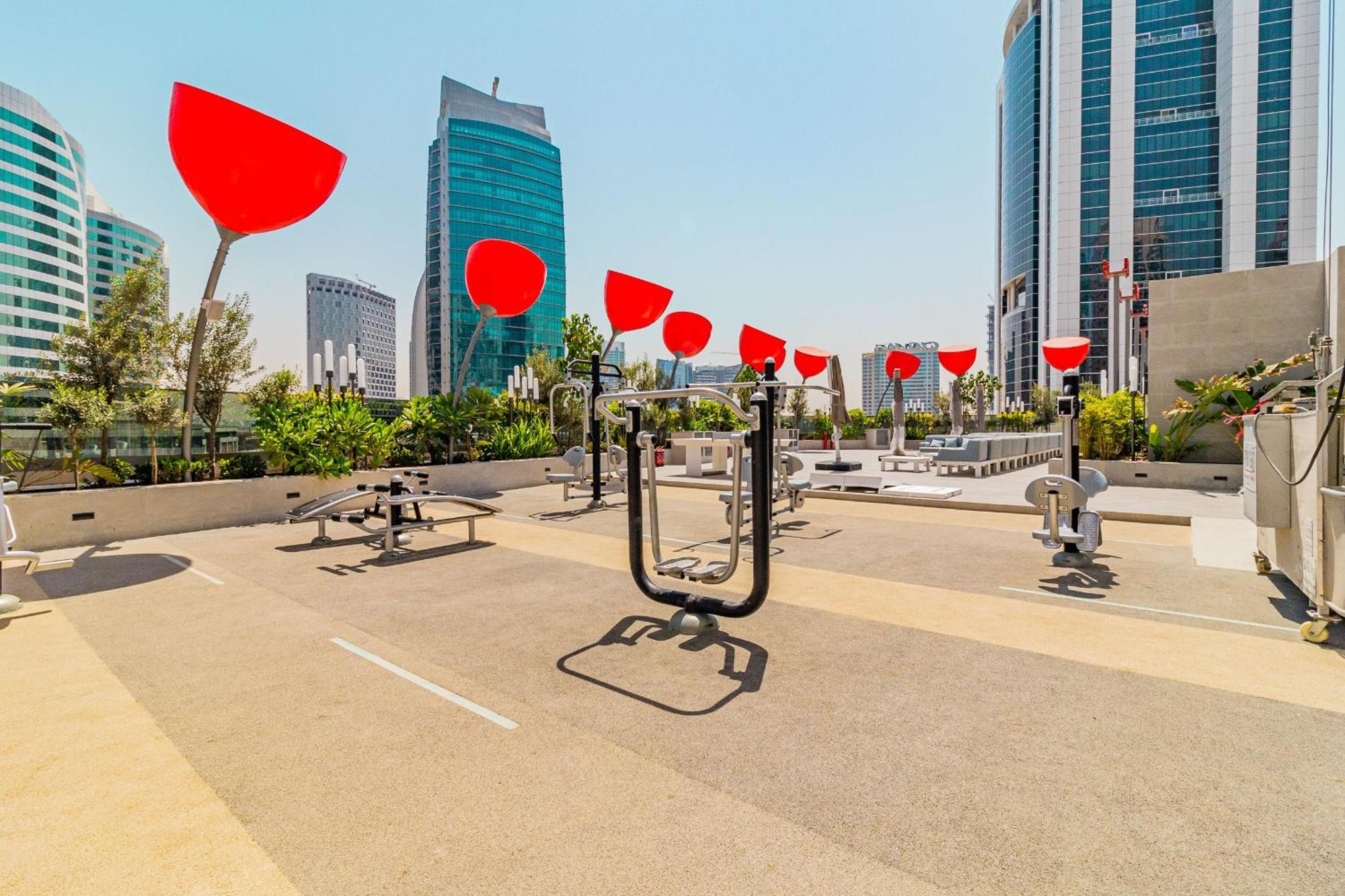 Appartamento Chic With Balcony 5 Mins Walk To Mall