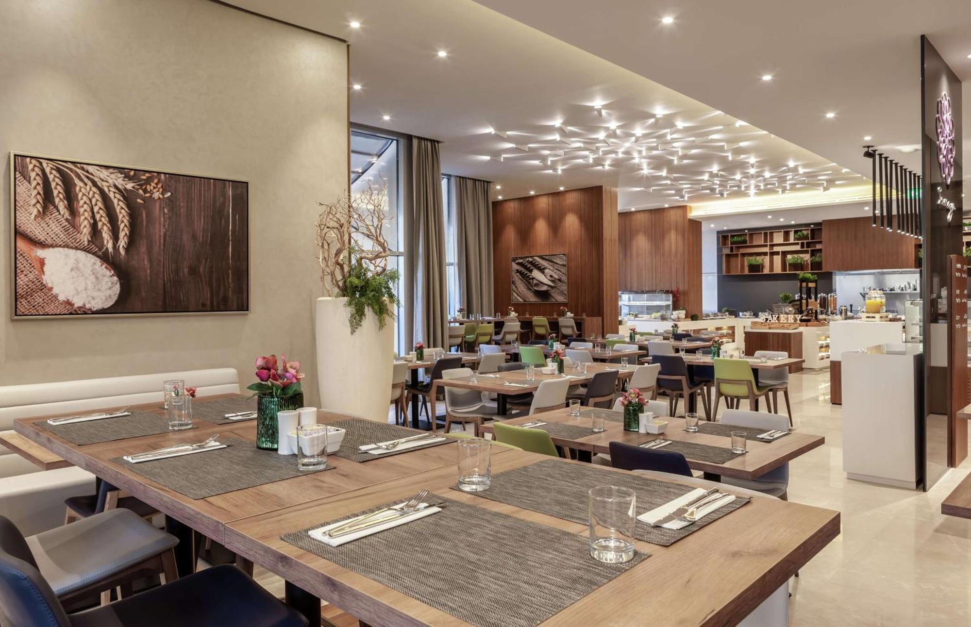 Hotel Doubletree By Hilton Al Jadaf 4*