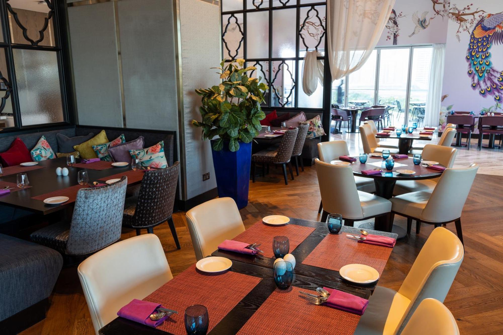 Taj Jumeirah Lakes Towers 5* Dubai