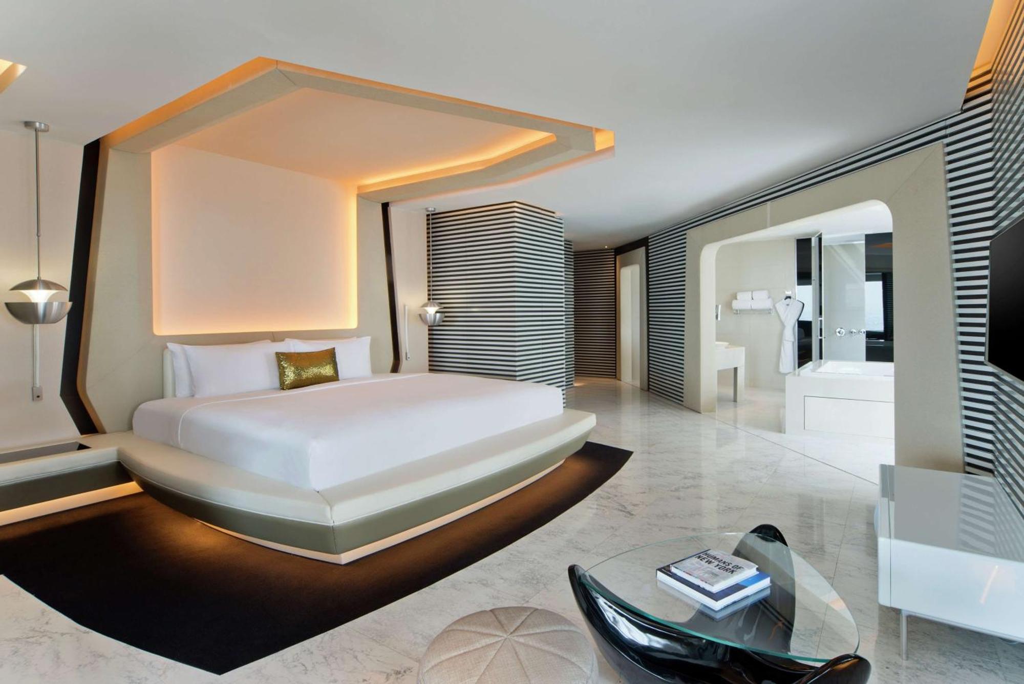 V Dubai, Curio Collection By Hilton Hotel