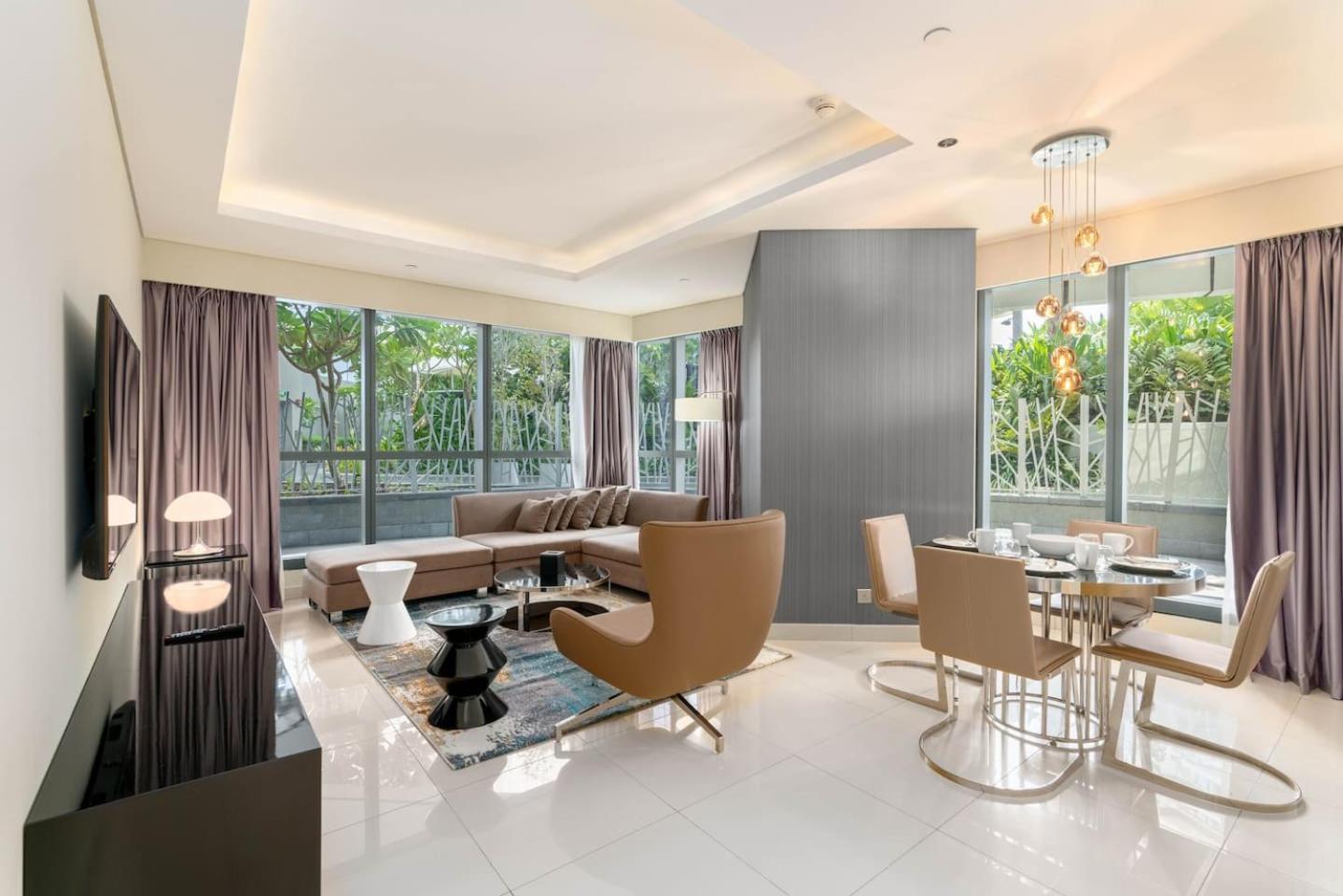 White Sage - Glamorous & Spacious 2br At Damac Paramount Towers *