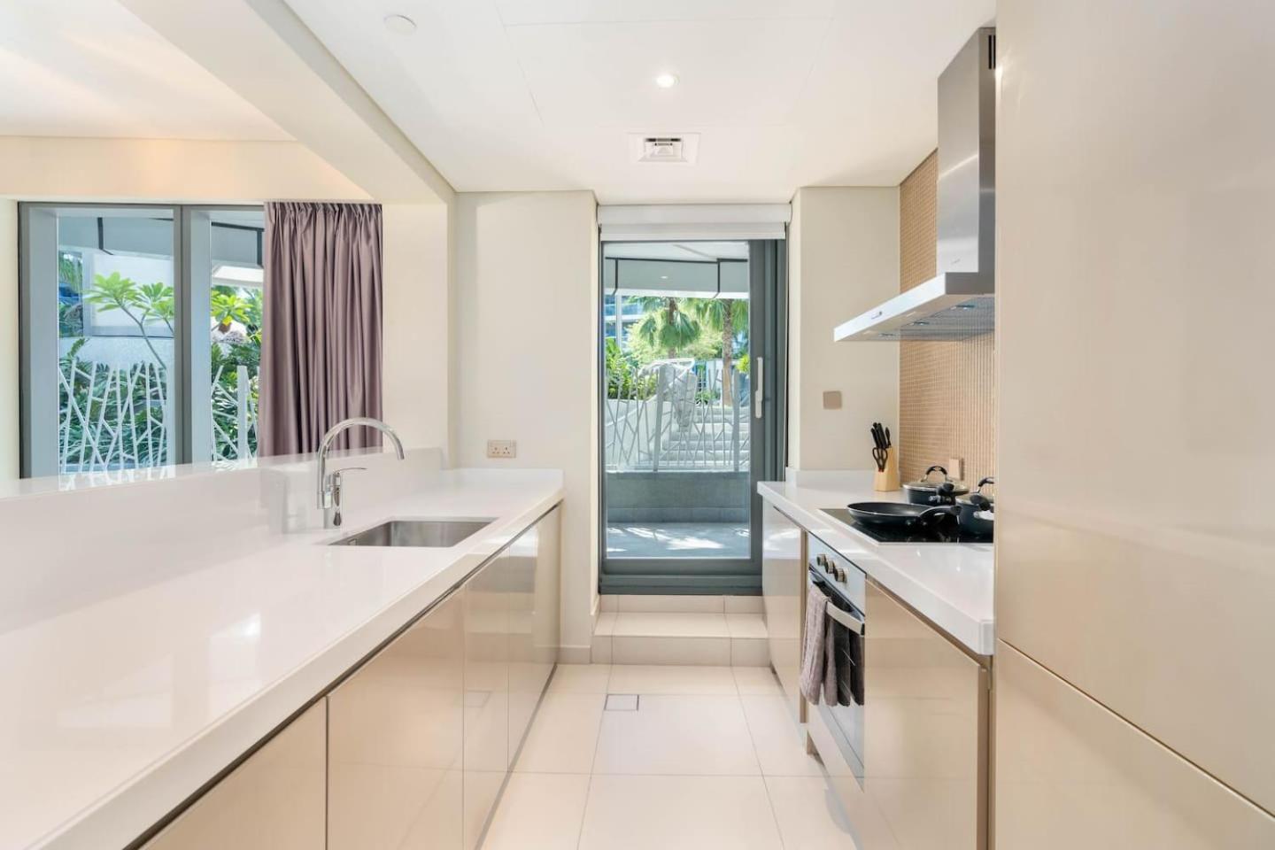 Apartment White Sage - Glamorous & Spacious 2br At Damac Paramount Towers Dubai