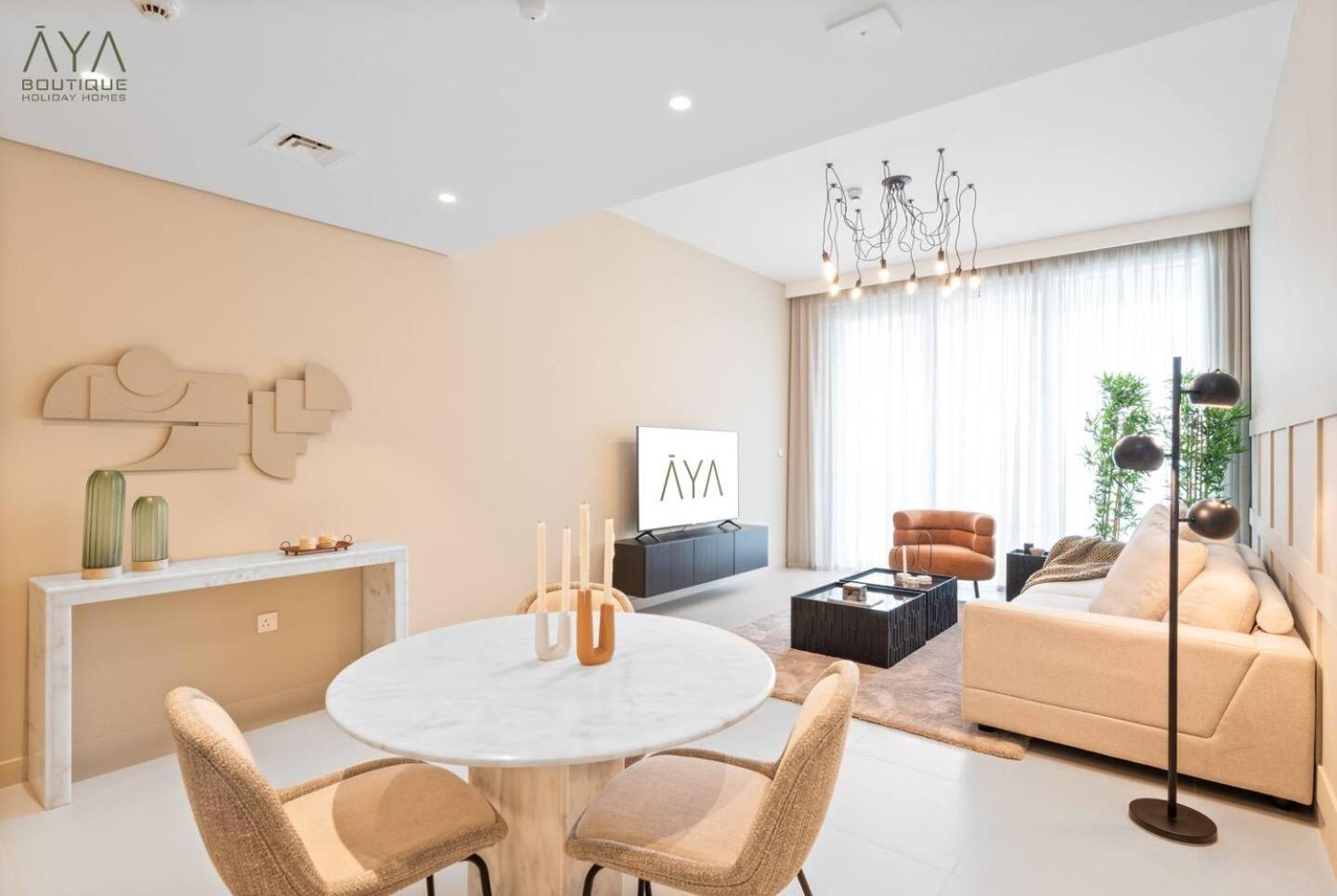 Elegant Luxury With Stunning Views In Creek Harbour Apartemen