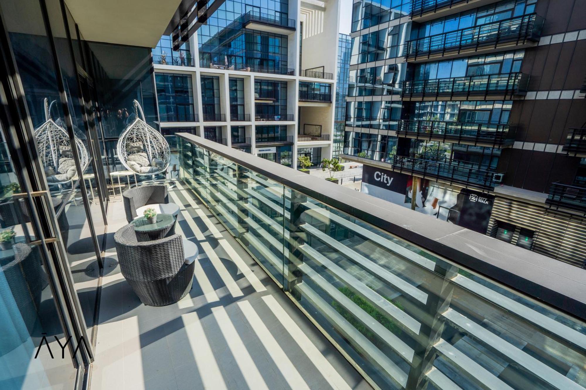 Luxury With Pool, Patio & Gym In Walk Lägenhet *