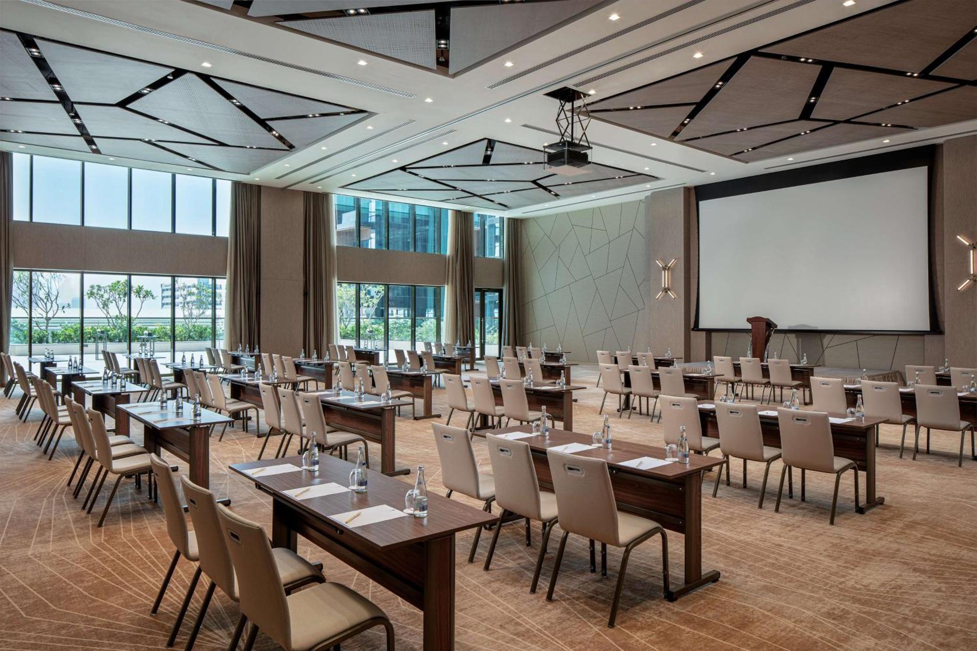 Doubletree By Hilton M Square & Residences Hotell 5*