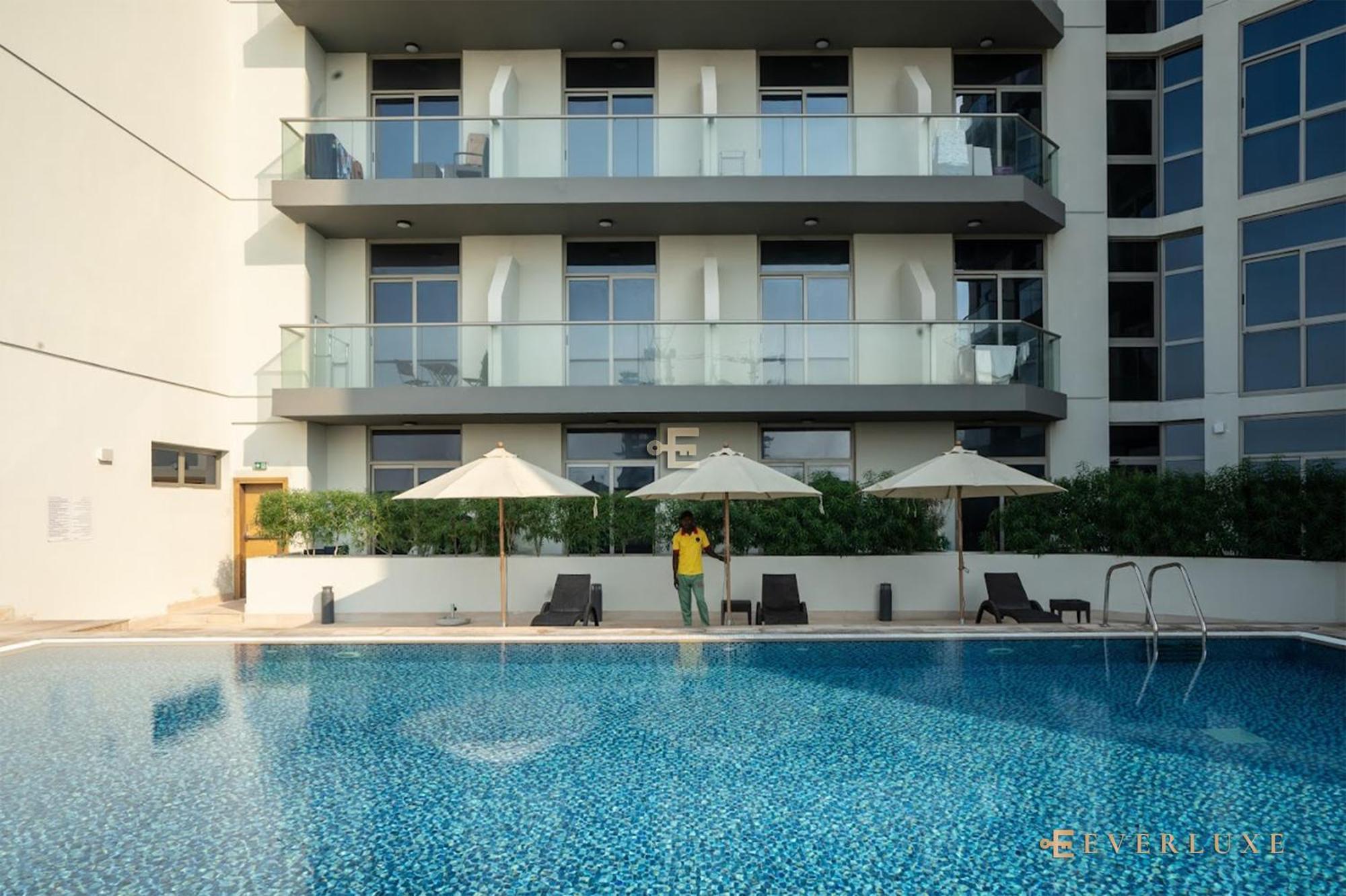 Everluxe Azizi Montrell Lovely Appartement *