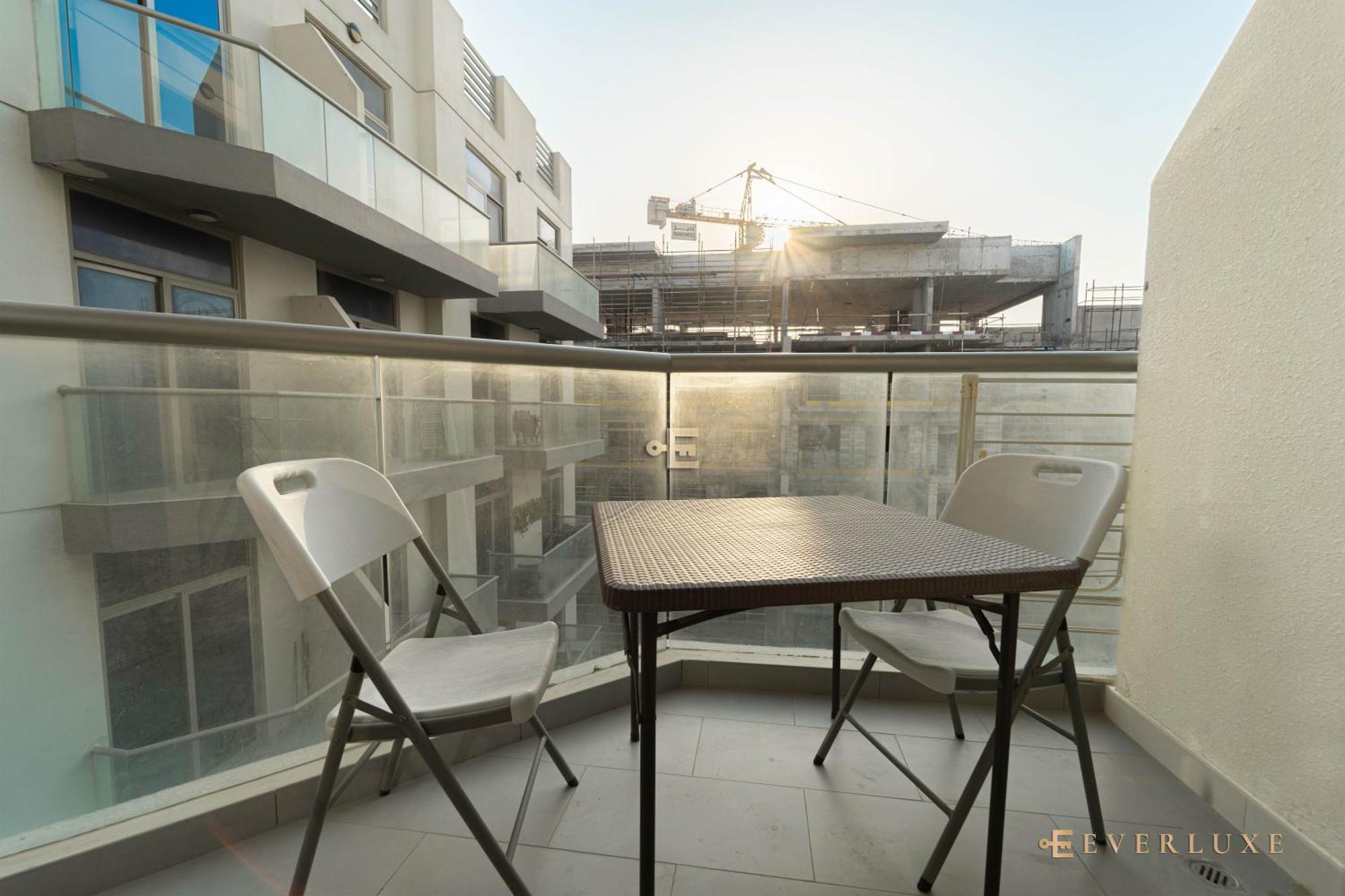 Everluxe Azizi Montrell Lovely Dubaï