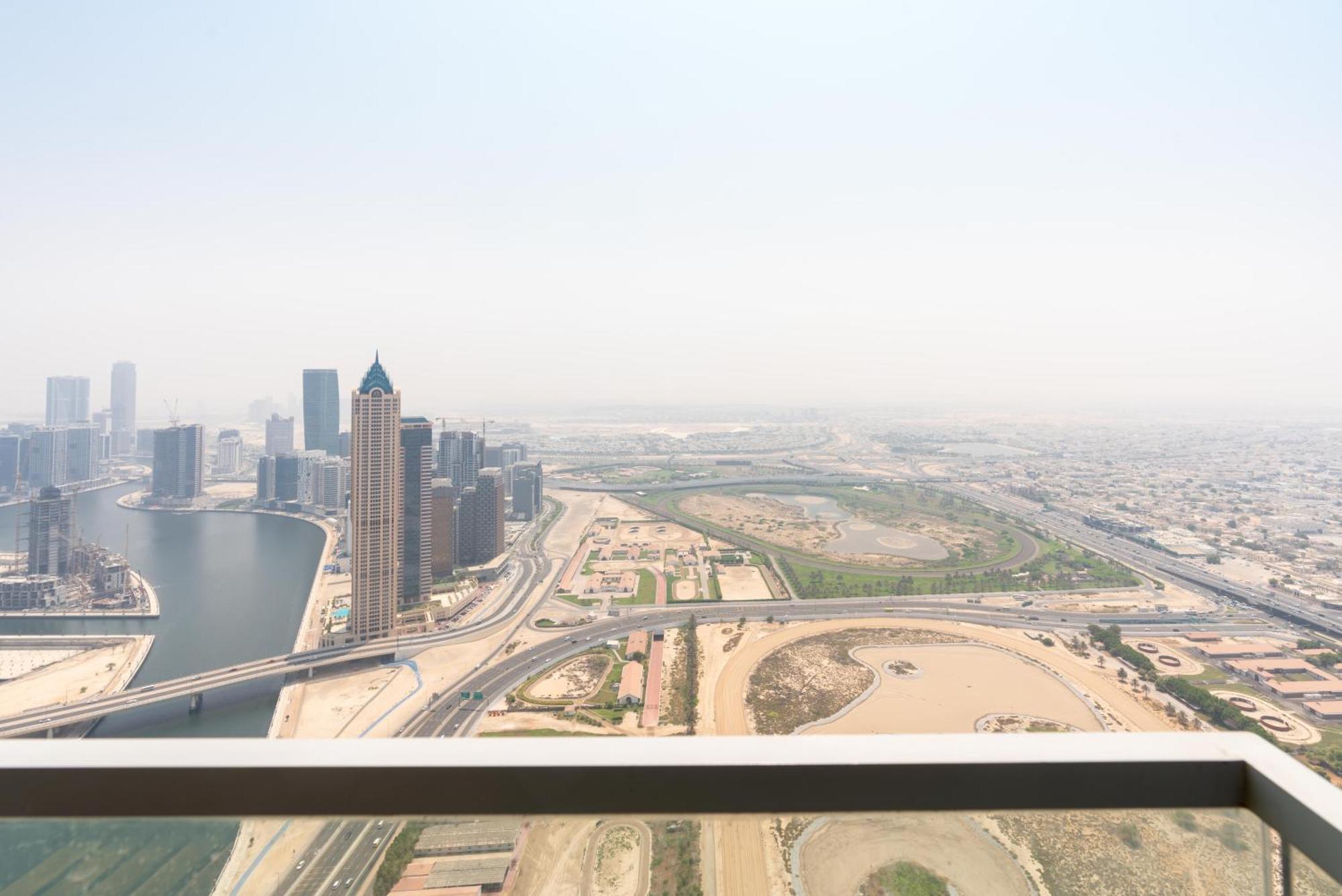 Lux I Amna Tower I Sky Line Views