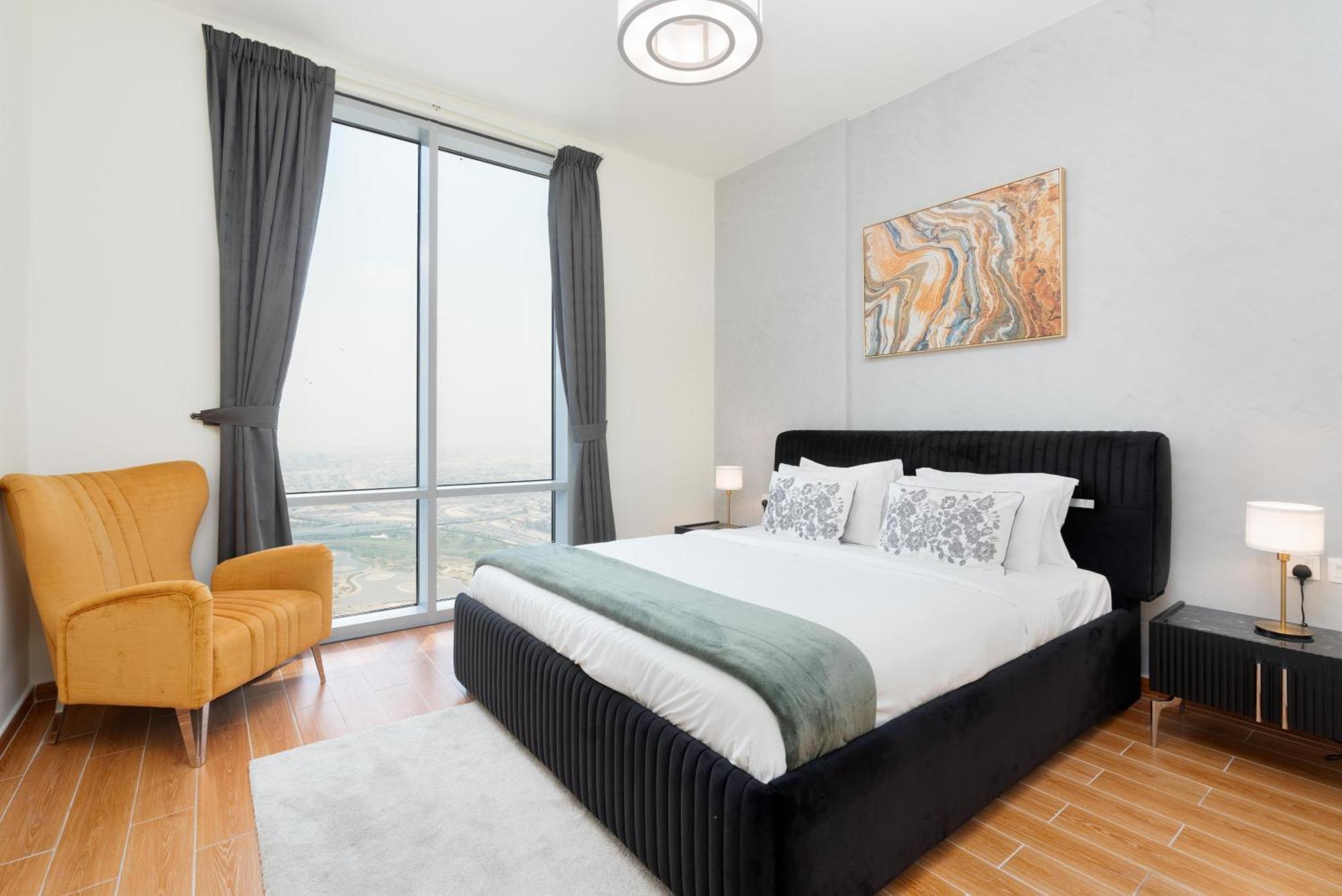 Lux I Amna Tower I Sky Line Views