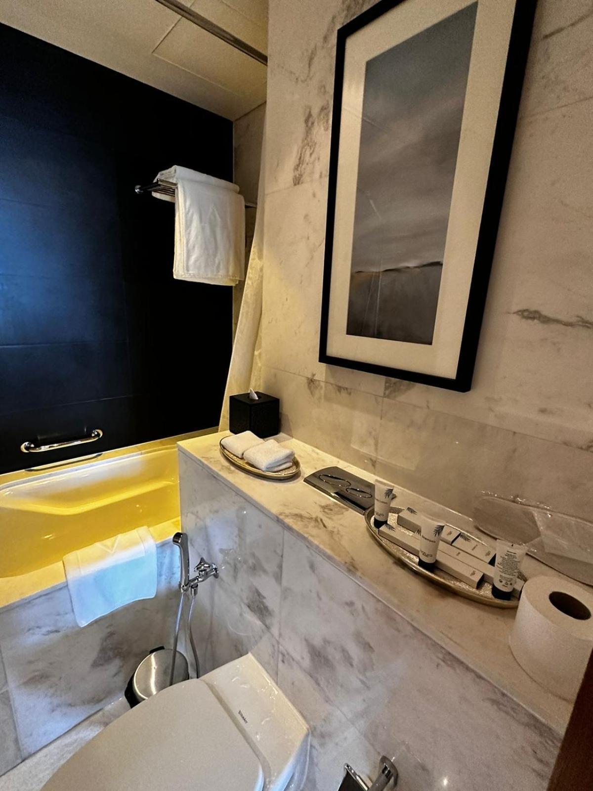 Mall Fashion Avenue Burj Khalifa View Residence- Formerly Address Mall Appartement Dubai