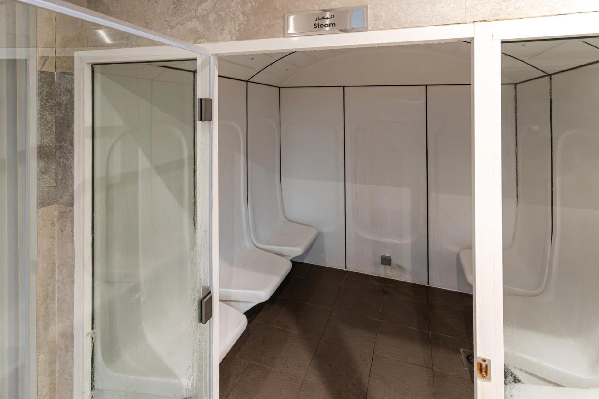 Spacious Studio I Close To Canal Apartment