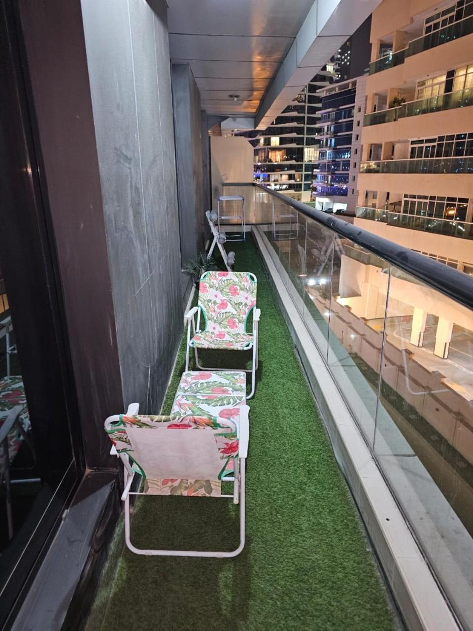 Apartment Peaceful 2 Bedroom Hall Unit In Marina Dubai
