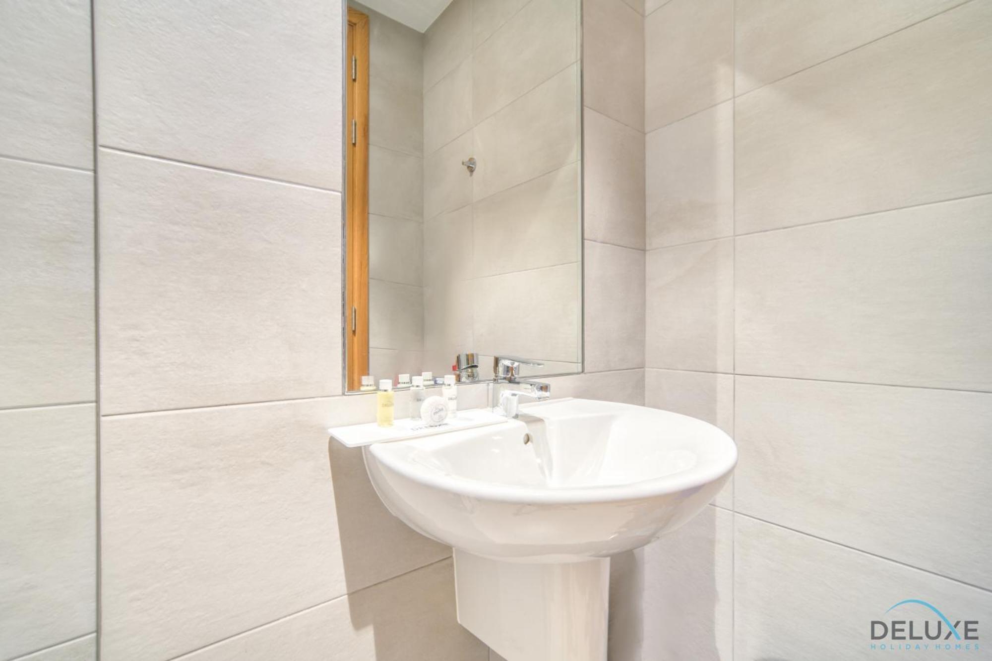 Picturesque 3br With Assistant At The One Jbr By Deluxe Homes Appartement Dubaï