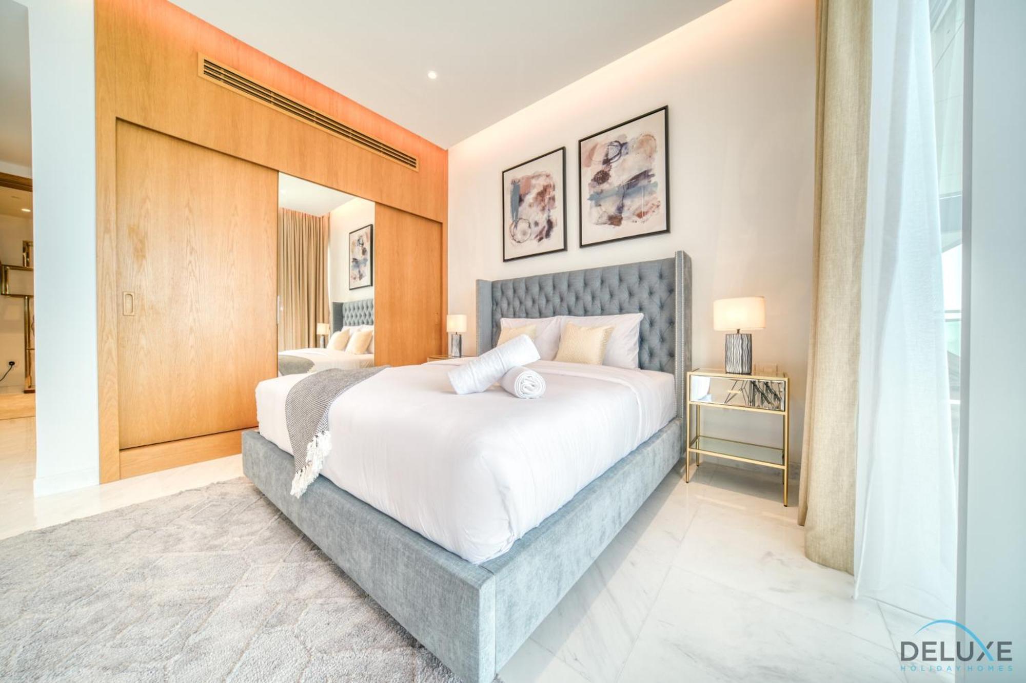 Picturesque 3br With Assistant At The One Jbr By Deluxe Homes