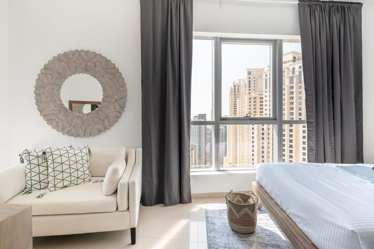 Frank Porter - Bay West 2 * Dubaï