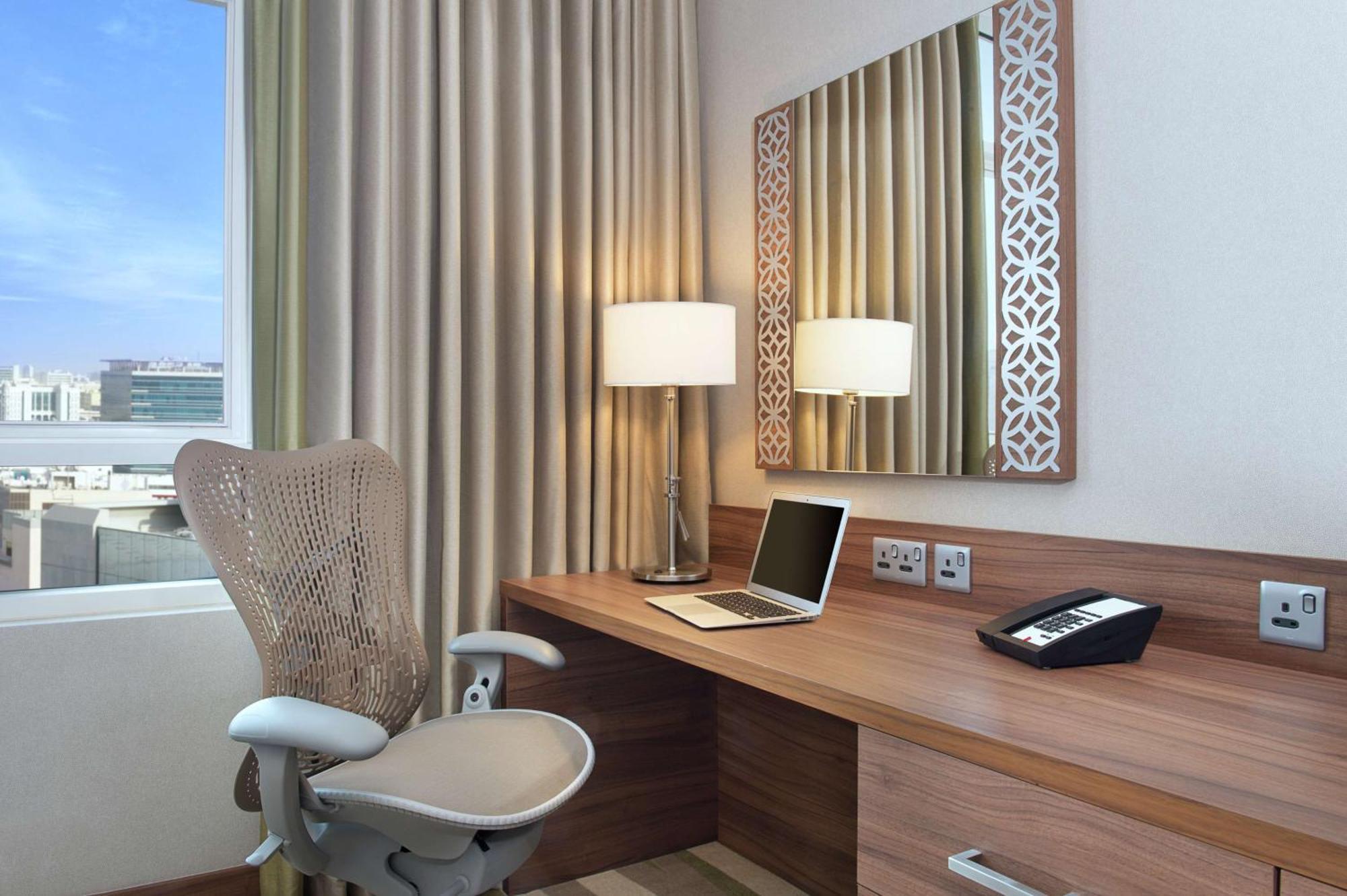 Hilton Garden Deira 4* Dubái