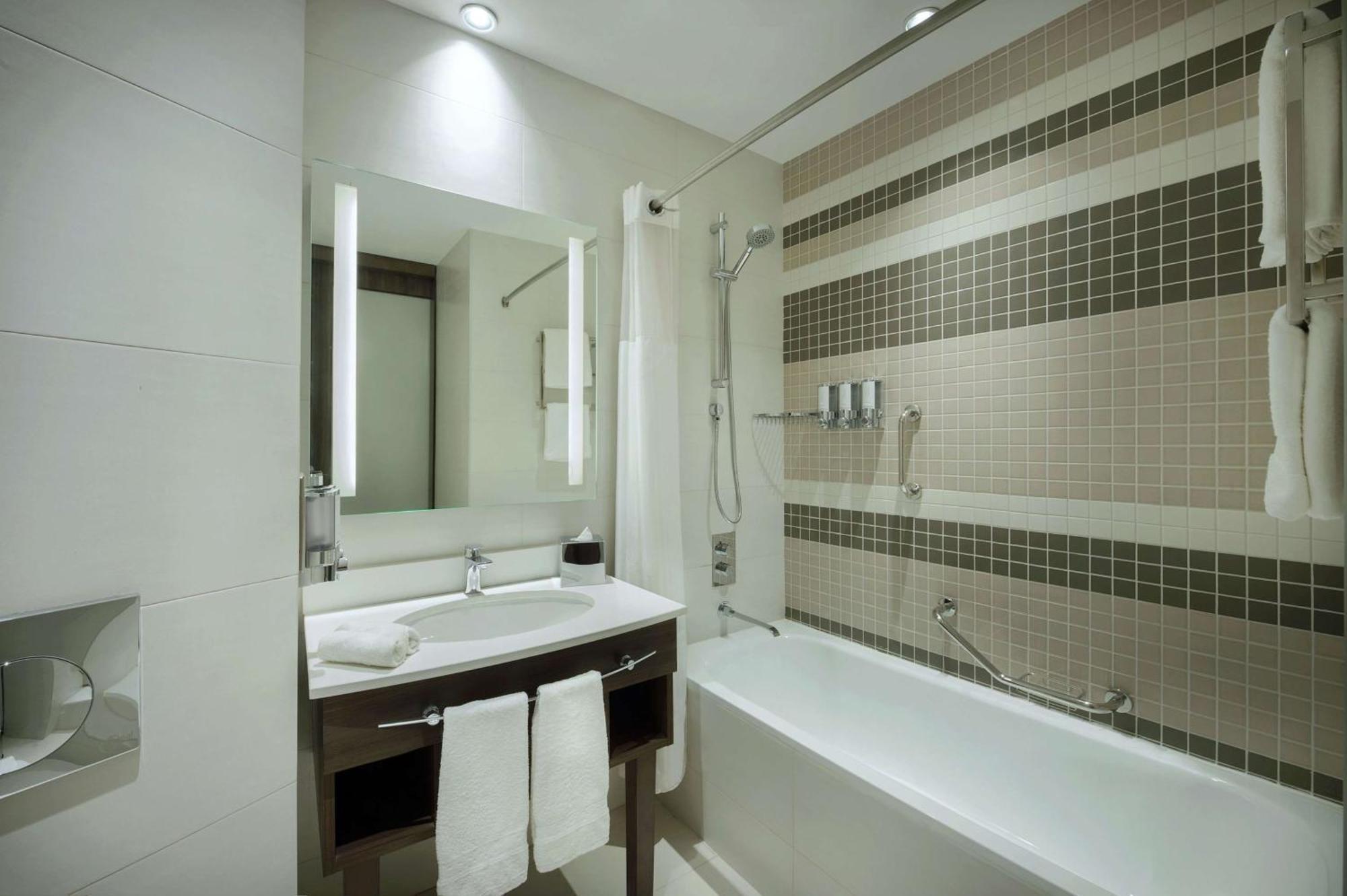 Hampton By Hilton Airport 3* Dubaï
