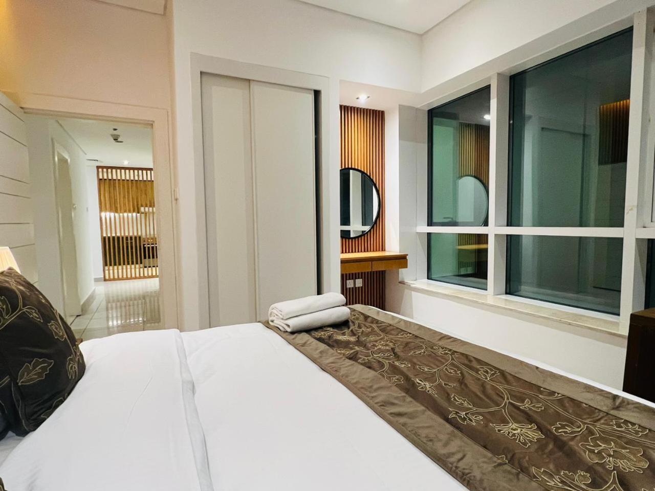 Apartamento High Floor With Skyline & Burj Khalifa View 3 Bedroom Unit Marina Dubái