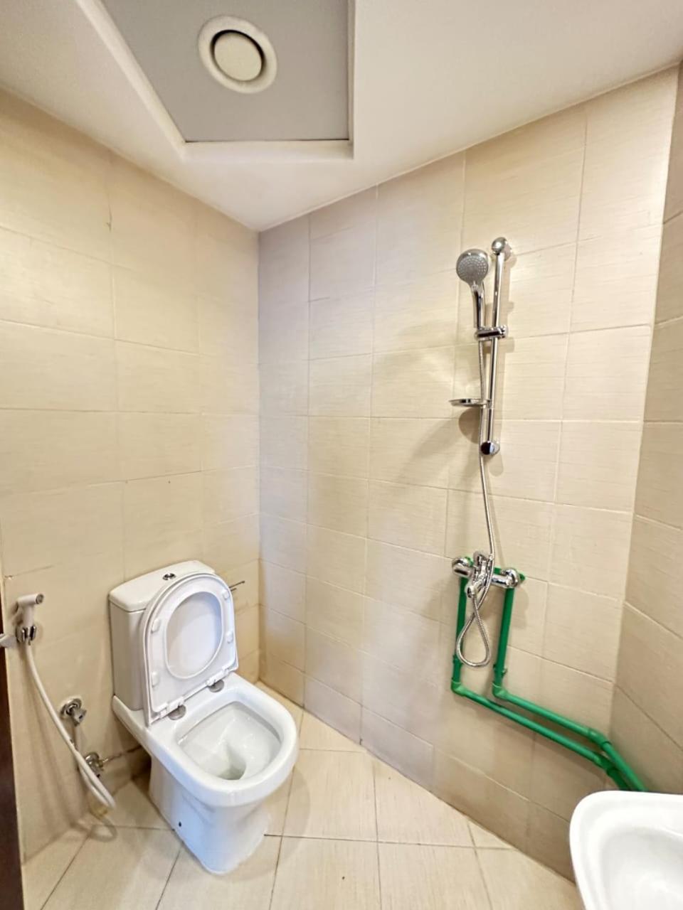Wonderful ' For Girls Only ' In Tecom, Al Barsha Habitación en casa particular *