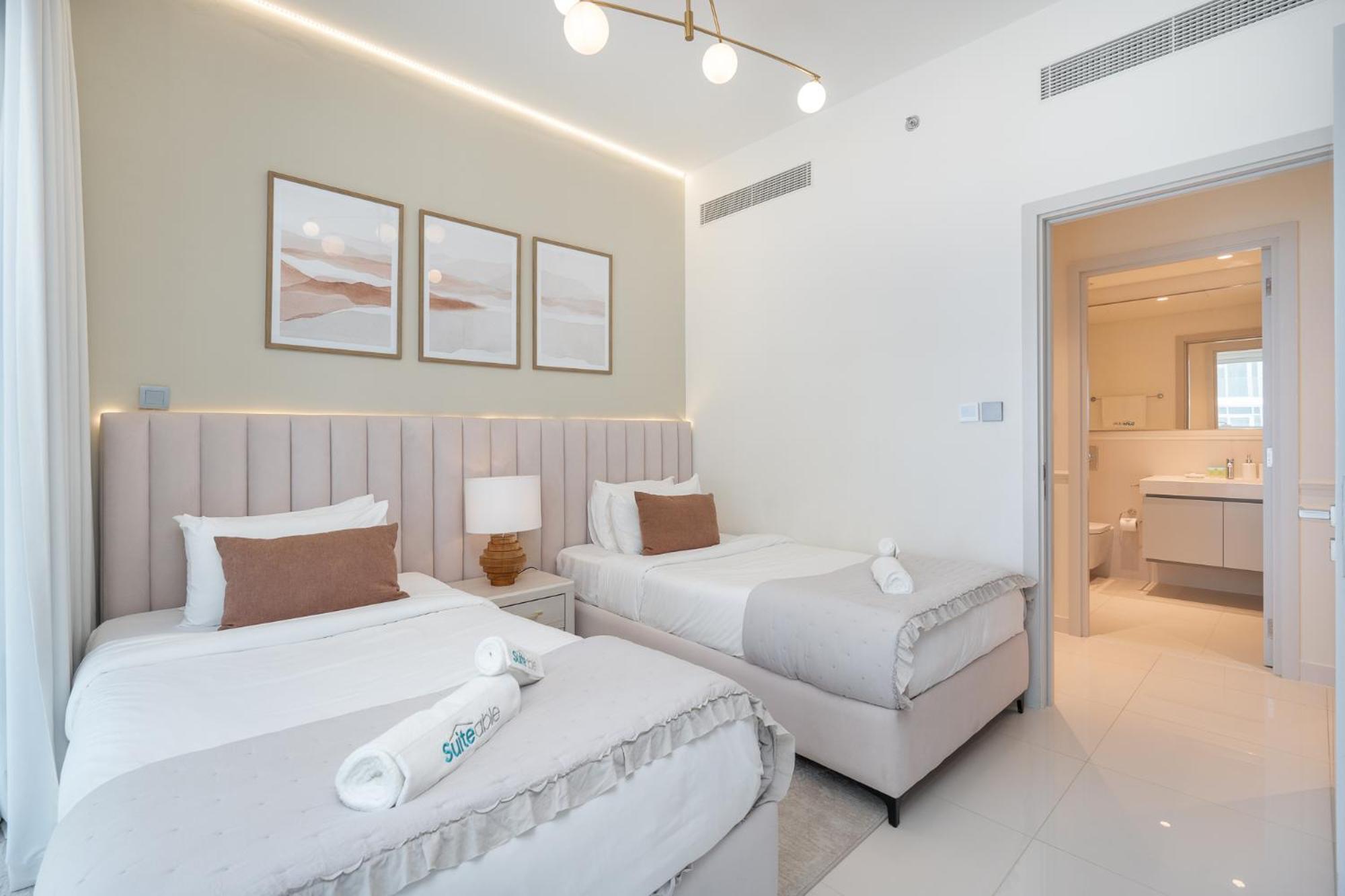 Appartement Elegant Seaside Living 3-bedroom Emaar Beachfront By Suiteable Dubaï