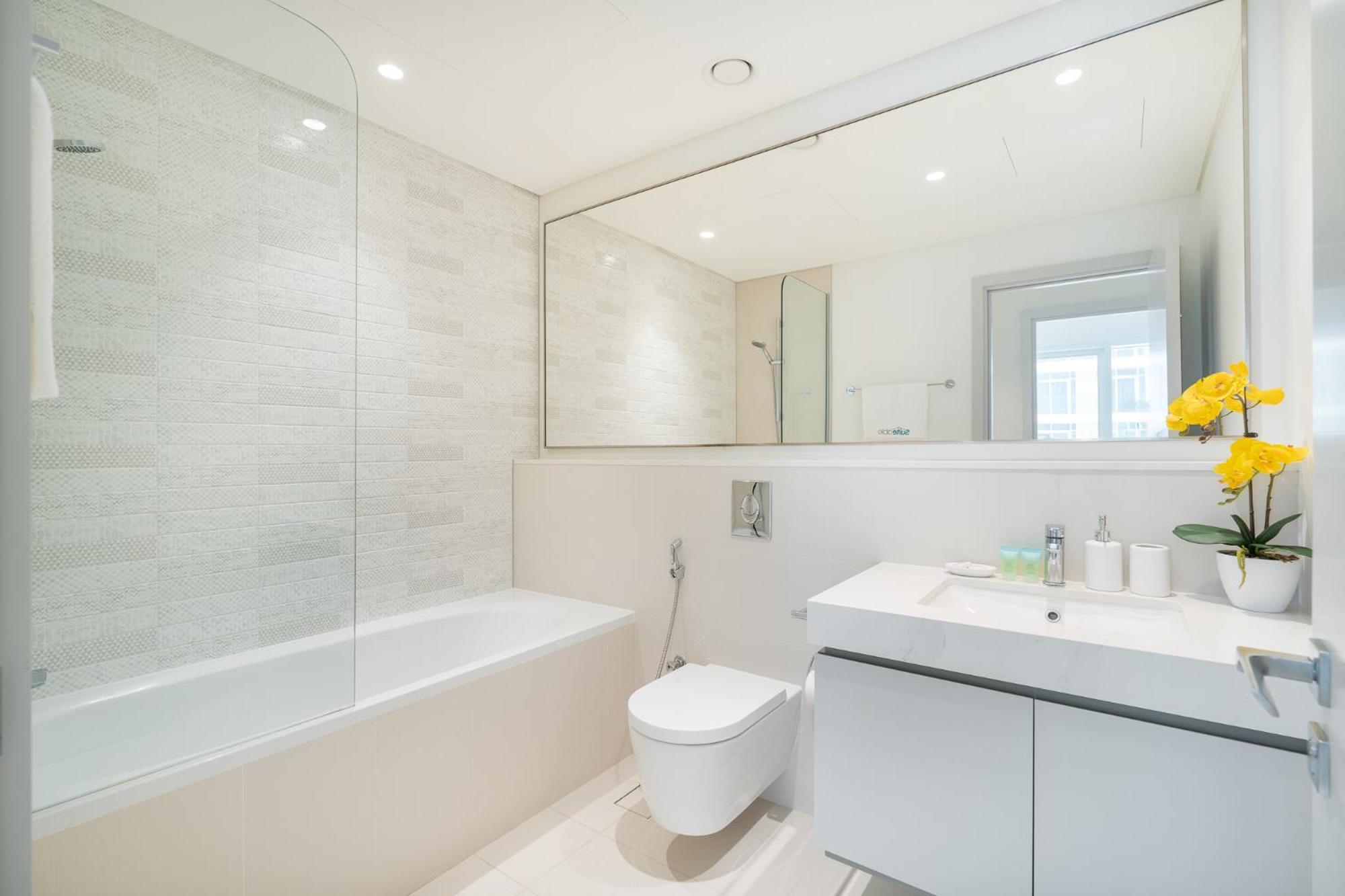 Appartement Elegant Seaside Living 3-bedroom Emaar Beachfront By Suiteable