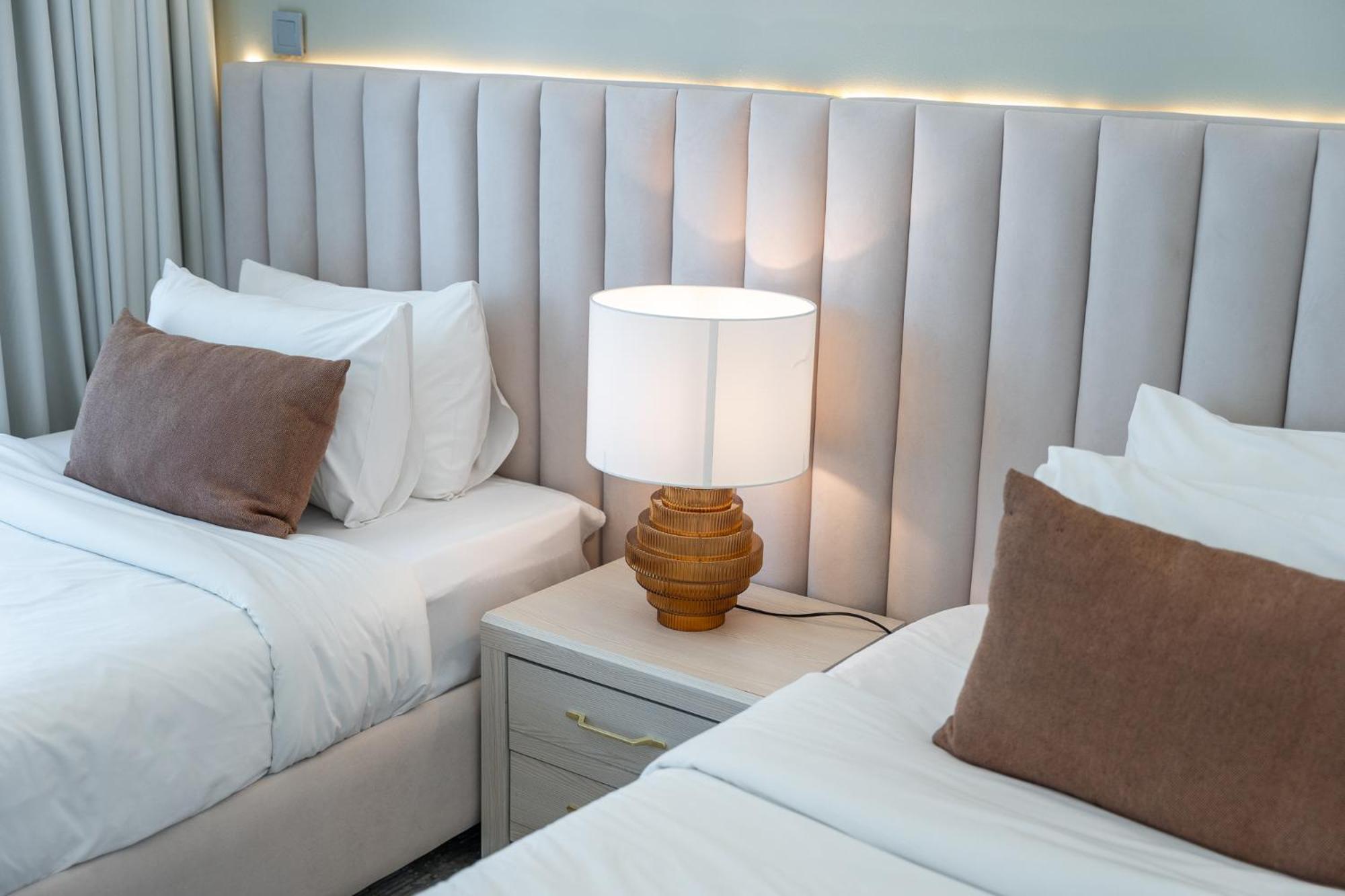 Elegant Seaside Living 3-bedroom Emaar Beachfront By Suiteable Appartement