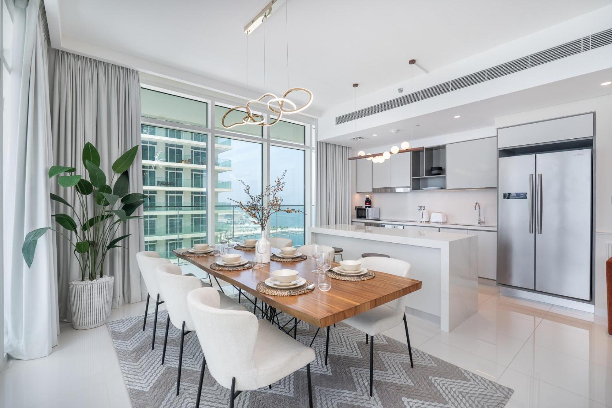 Appartement Elegant Seaside Living 3-bedroom Emaar Beachfront By Suiteable