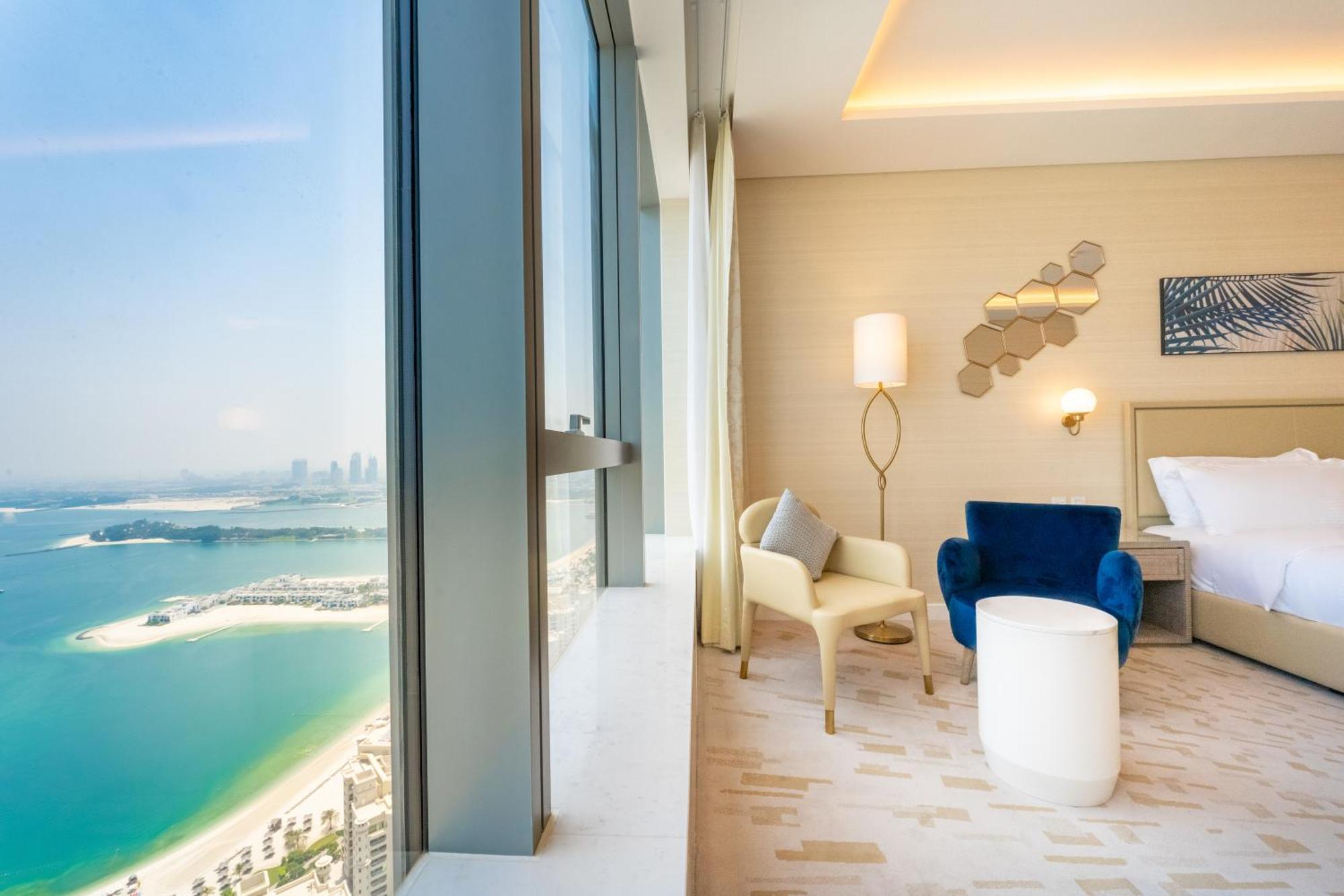 Fam Living - Palm Tower - Palm Jumeirah Views *