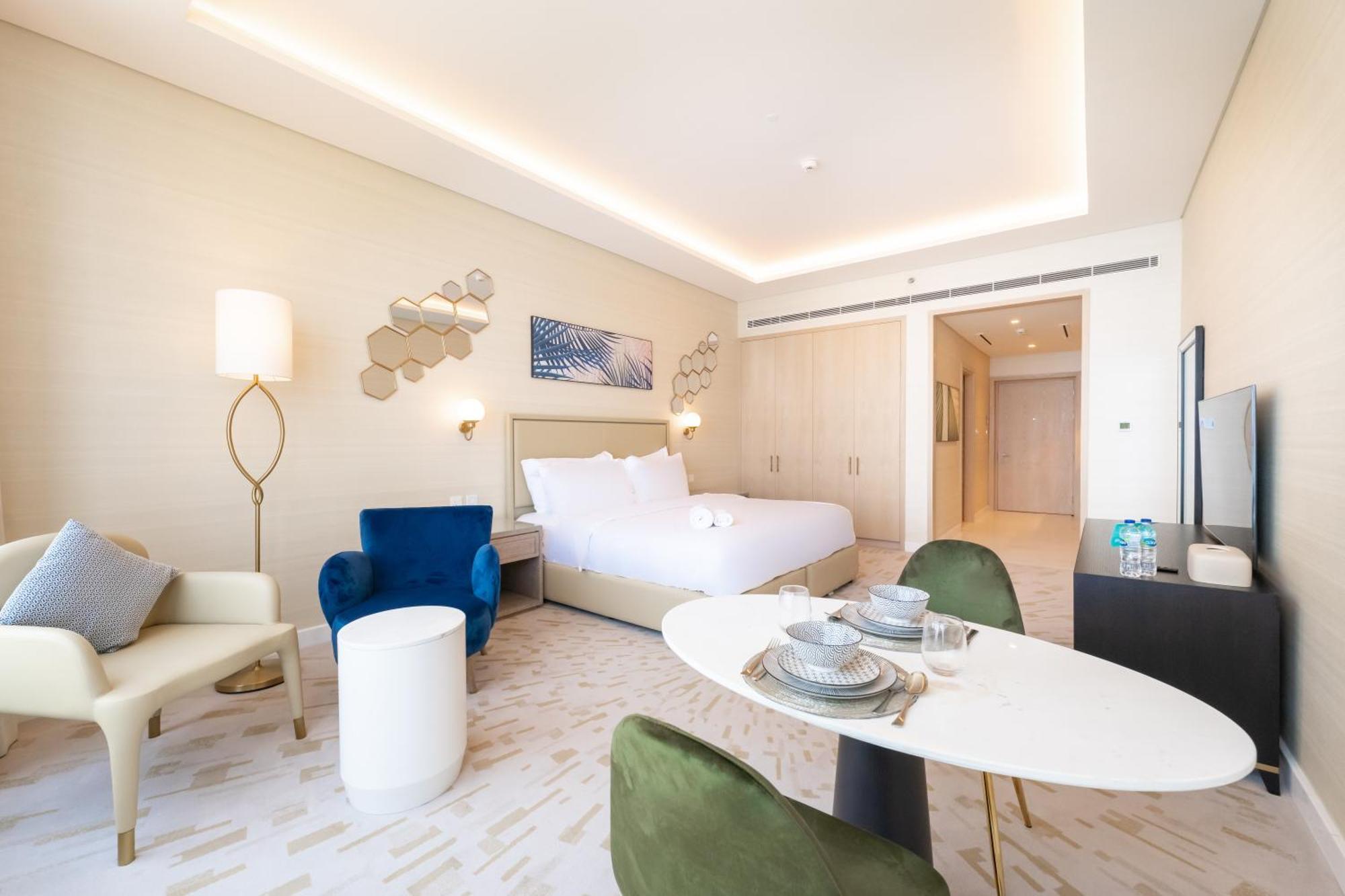 Fam Living - Palm Tower - Palm Jumeirah Views