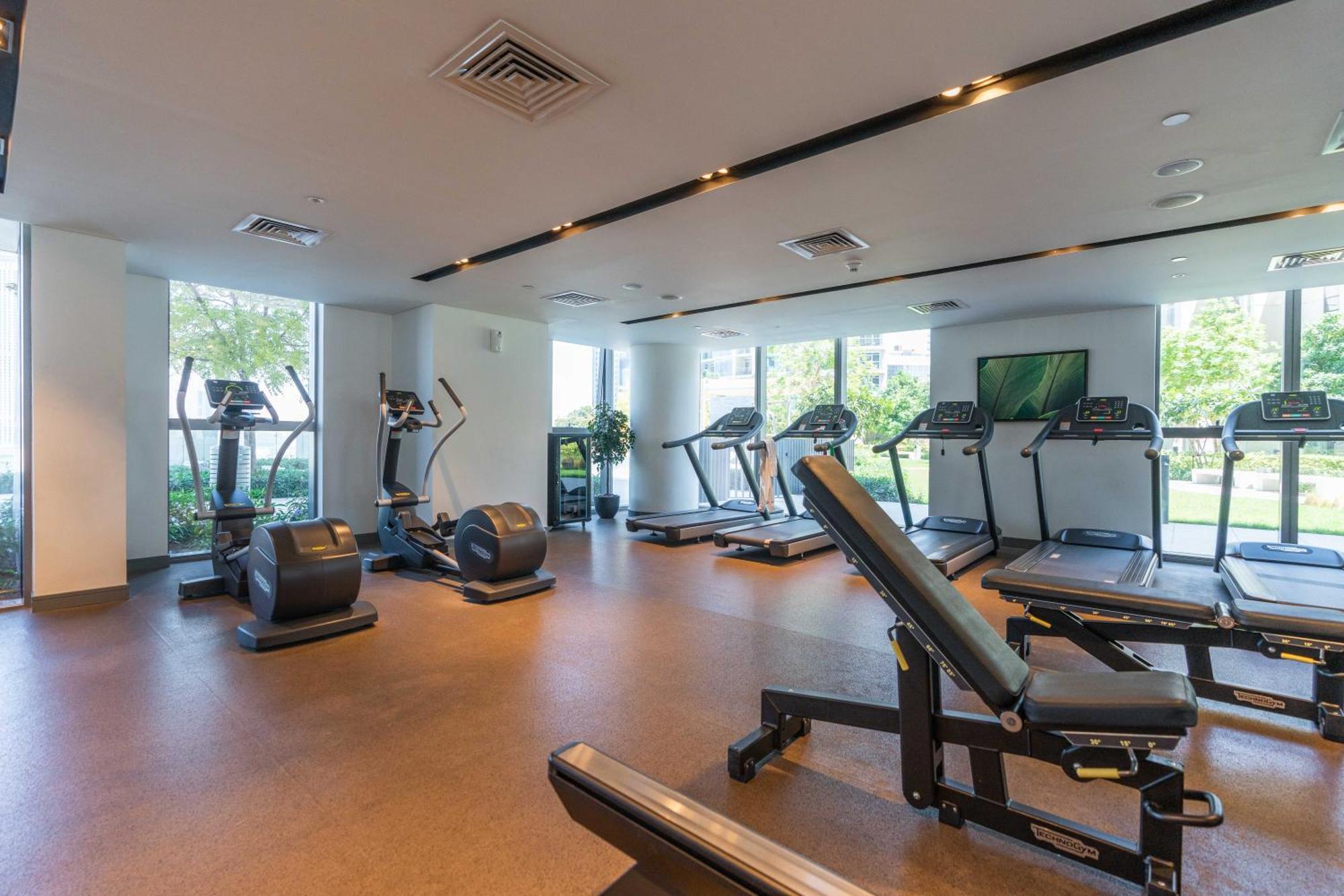 Apartamento Unified Vacation Homes-1 Bed Apt With Stunning View-high Floor-free Pool Gym Dubái