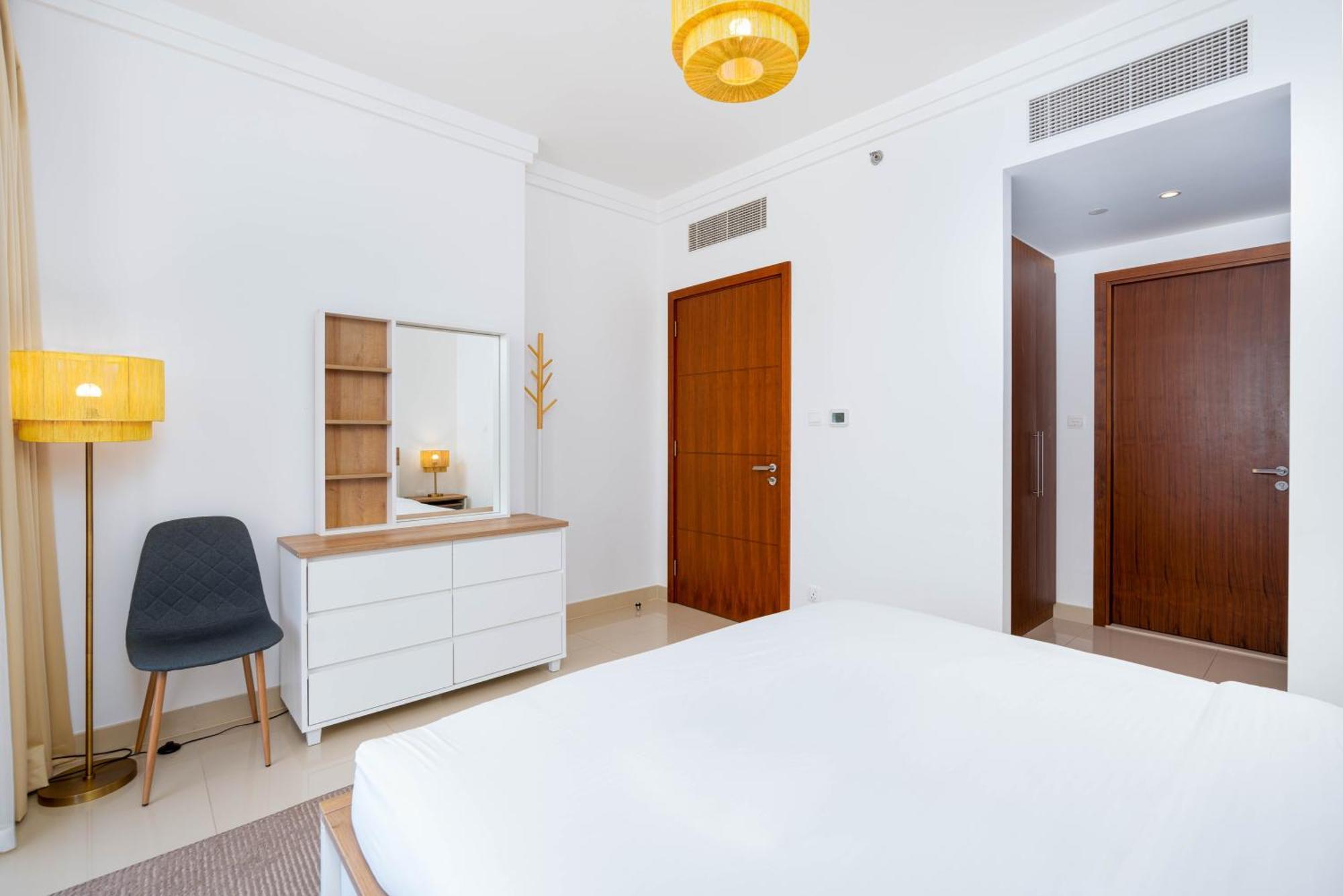 Unified Vacation Homes-1 Bed Apt With Stunning View-high Floor-free Pool Gym * Dubái
