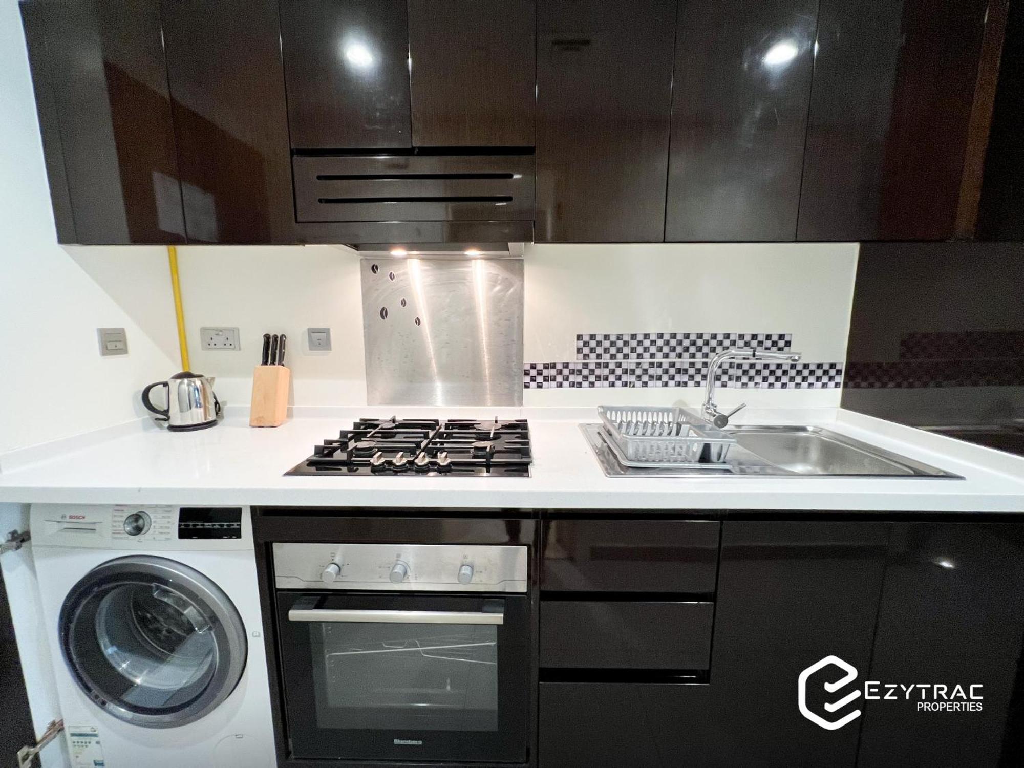 In Damac Majestine Business Bay - Ezytrac Apartament Dubai