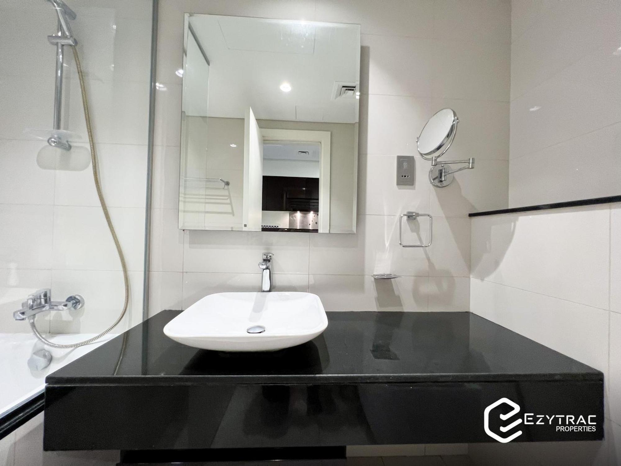 In Damac Majestine Business Bay - Ezytrac * Dubai