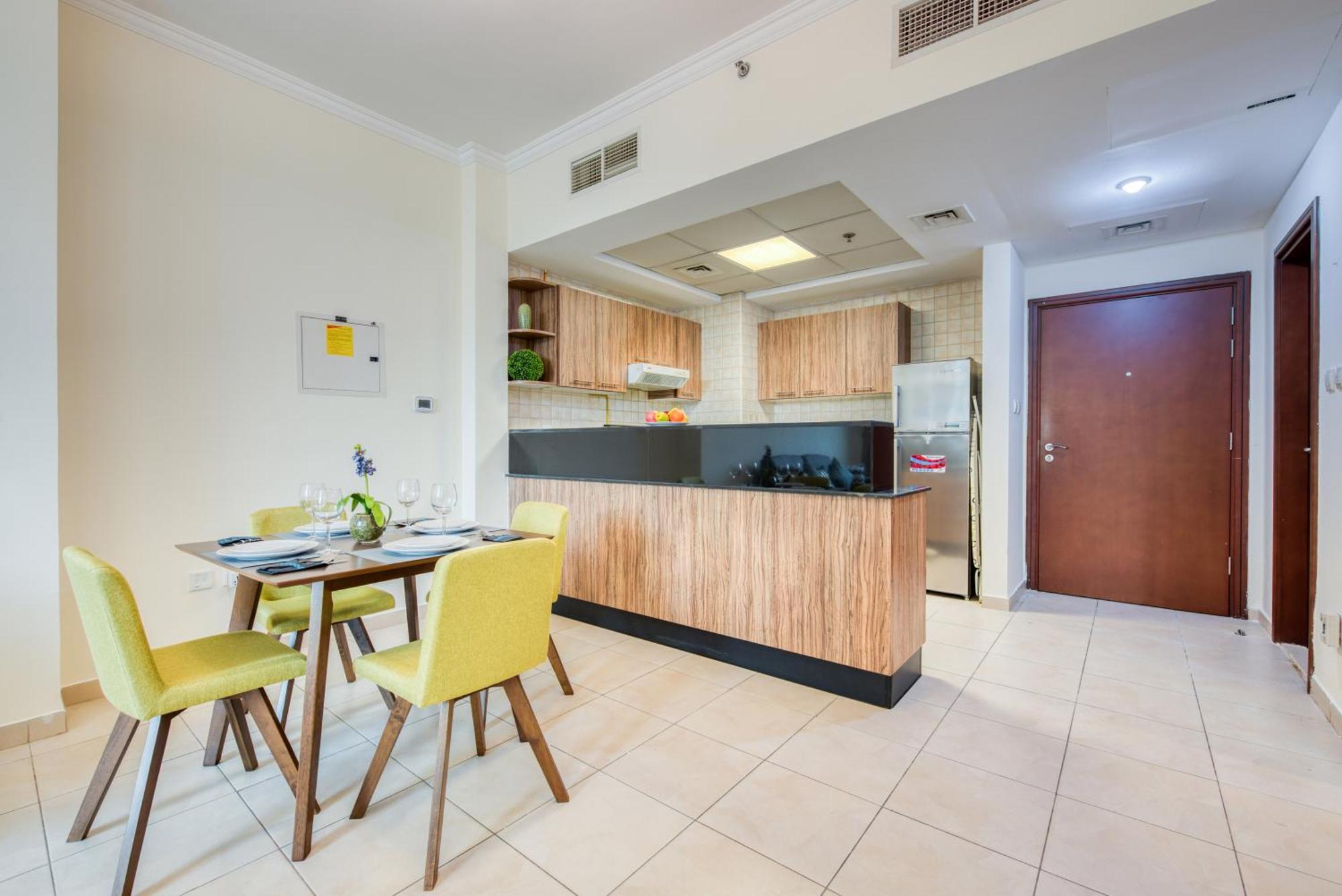 Rh- Urban Living, Spacious 01br, Near Burj Khalifa *