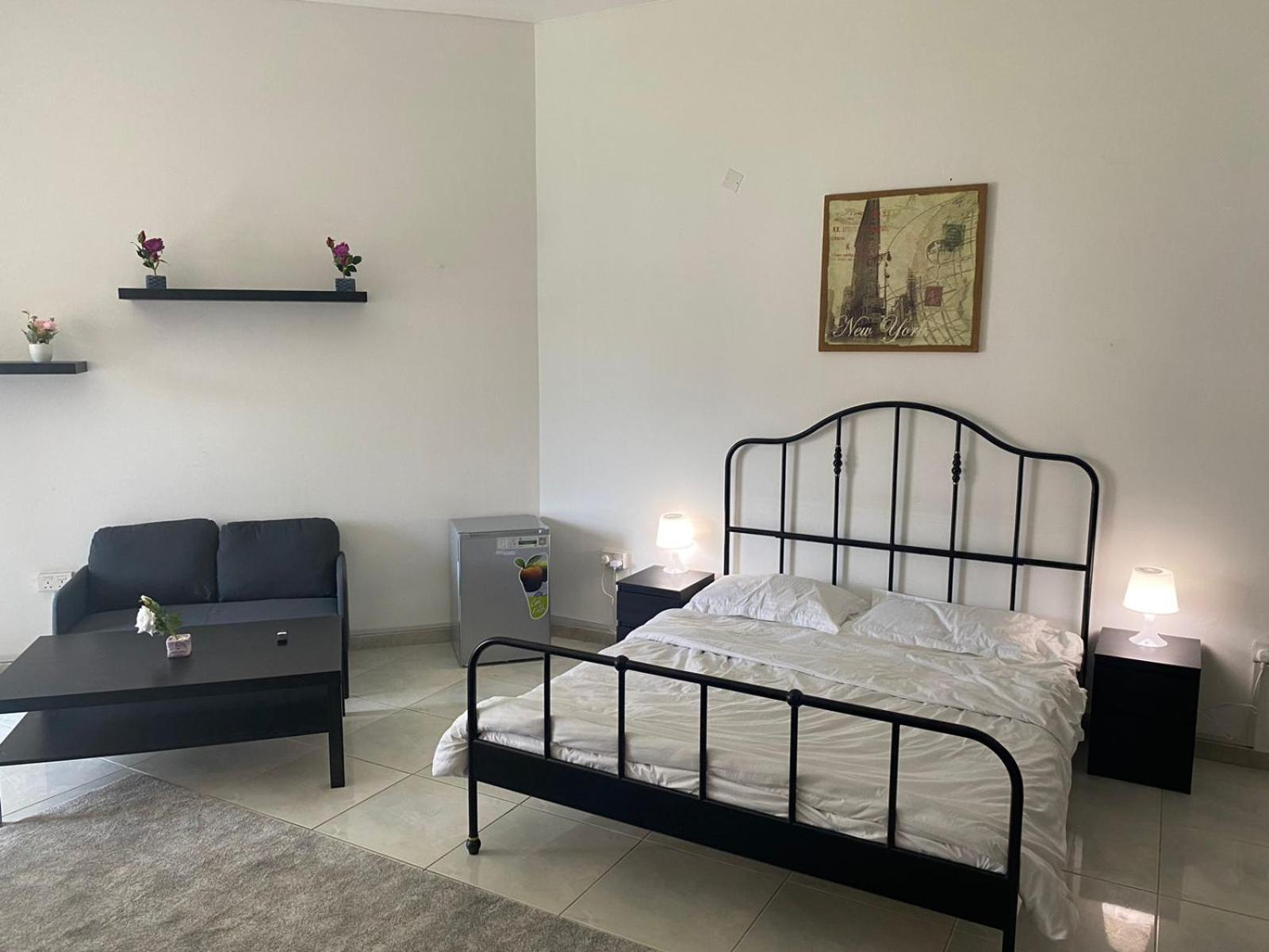 Pensión Comfortable Private In Compound Housing Dubái