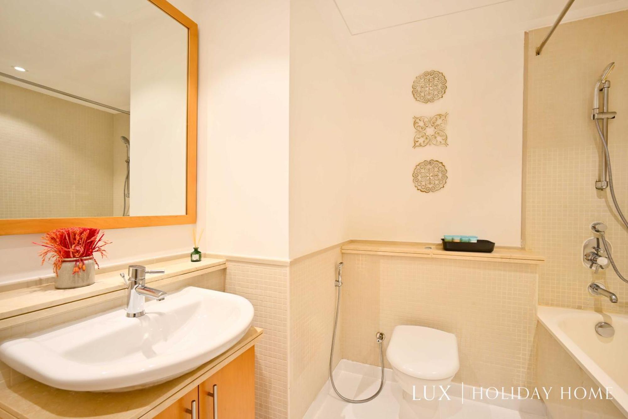 Lux Marina Promenade 1 Bedroom Prime Location Apt