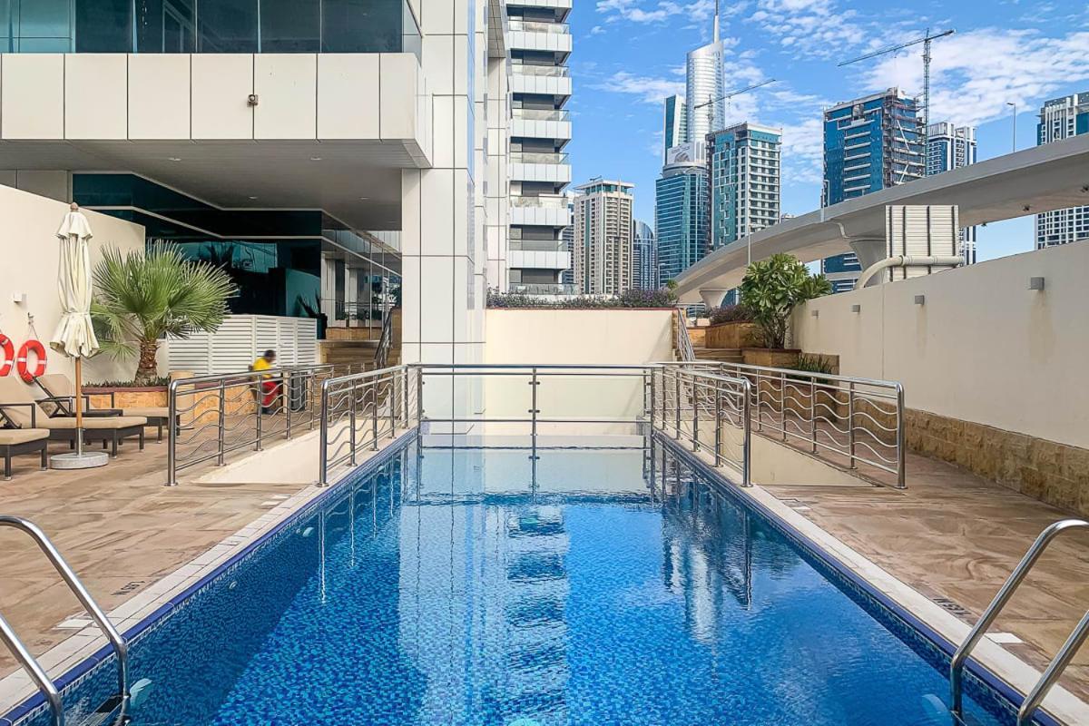 Frank Porter - Opal Tower Dubaï