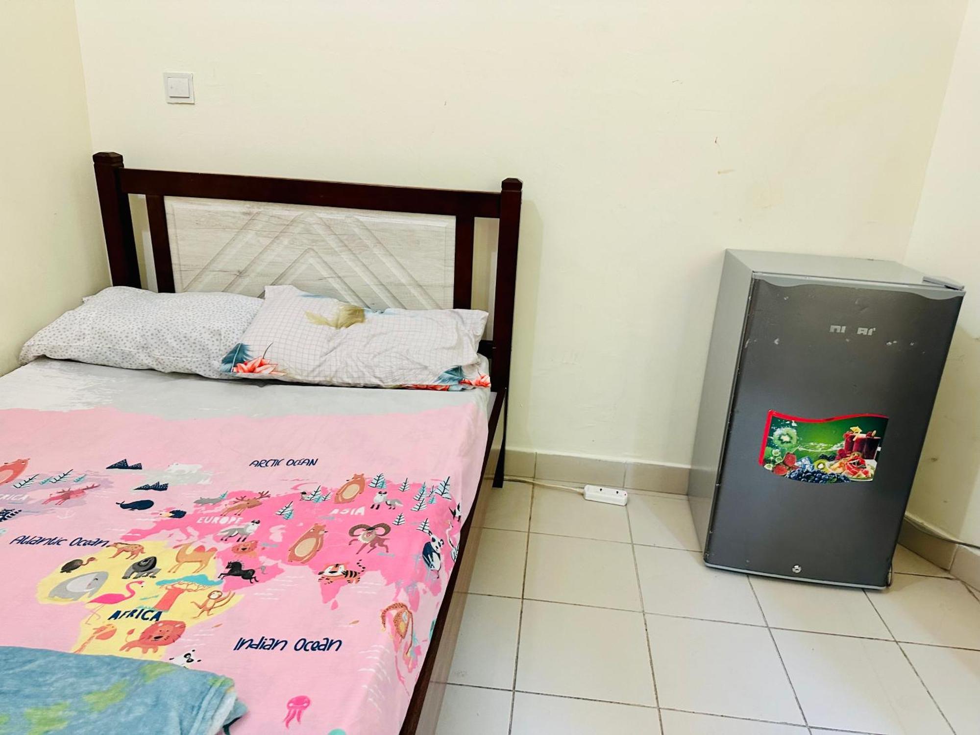 M02 Centre Residance Near Metro Homestay