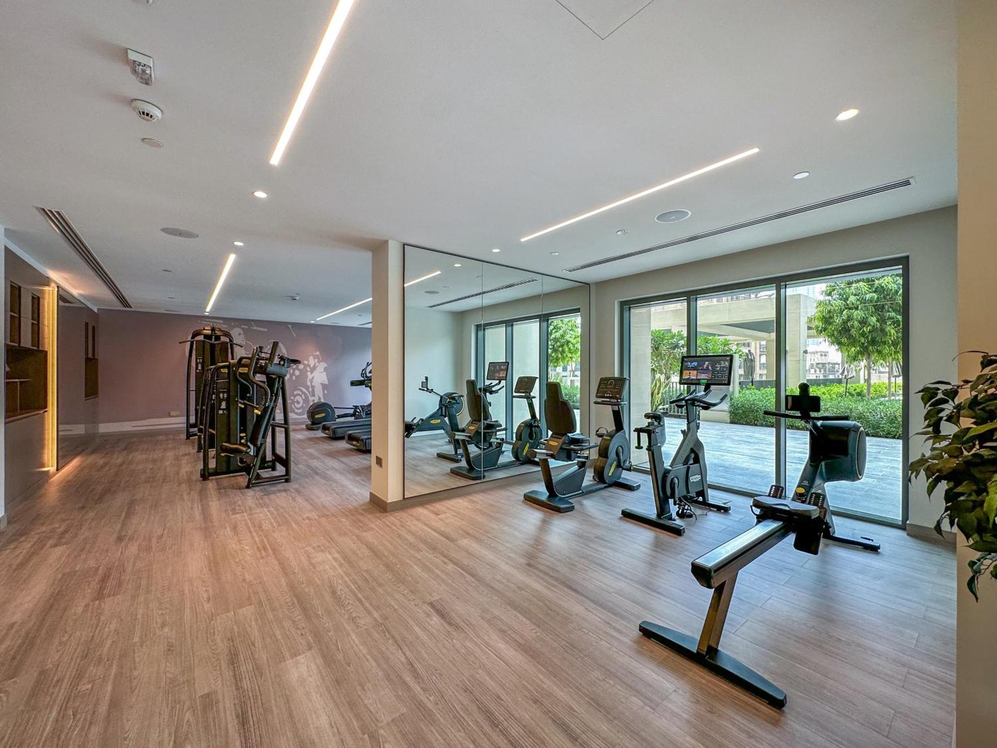 Apartment Eden's Homes & - Burj Royale Dubai